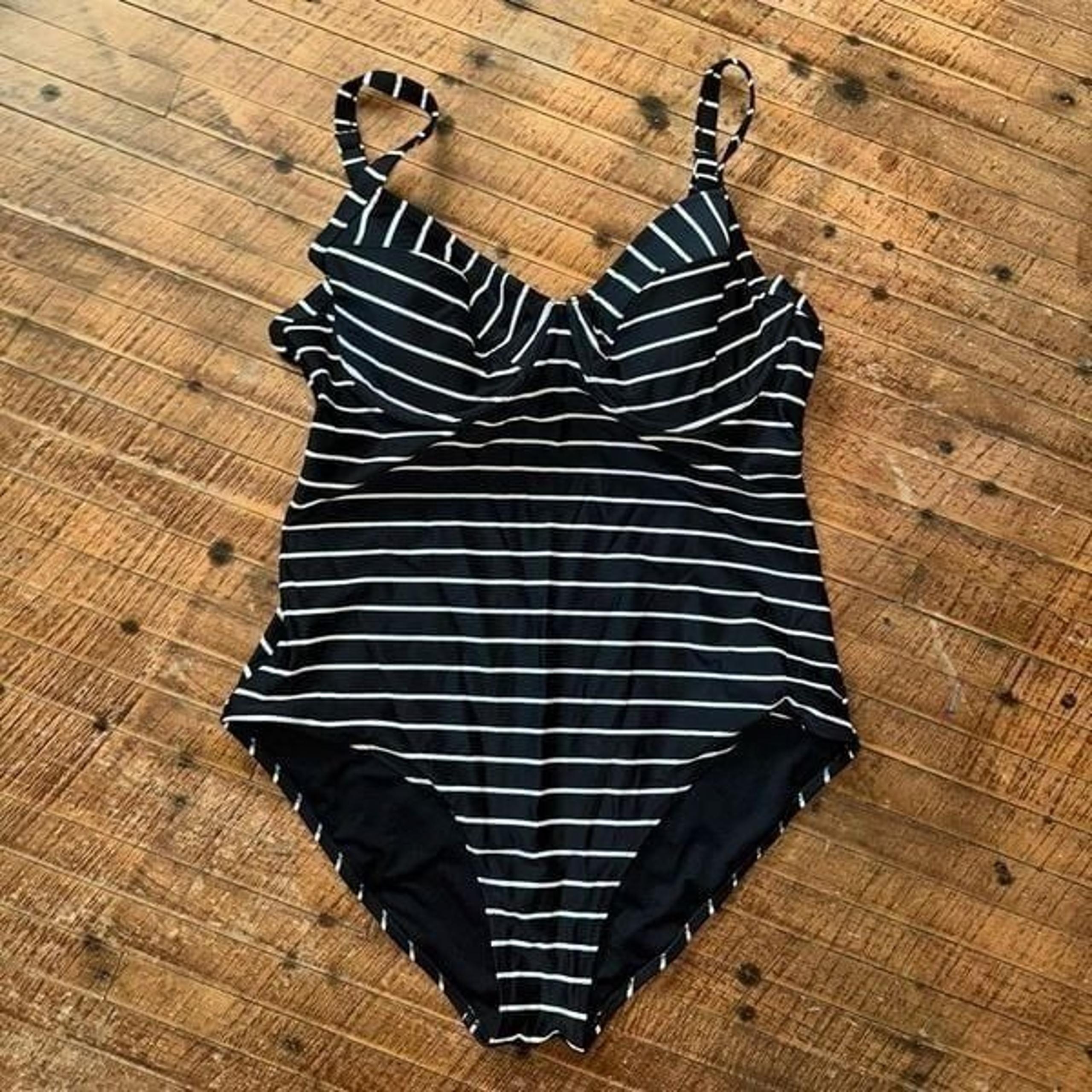 Old Navy black & white striped modest one piece swimsuit