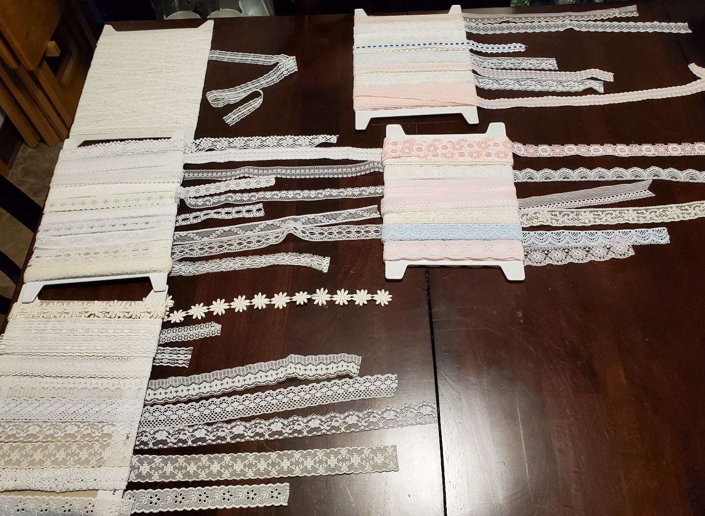 Medium Size Lace Trim 91+ Yards