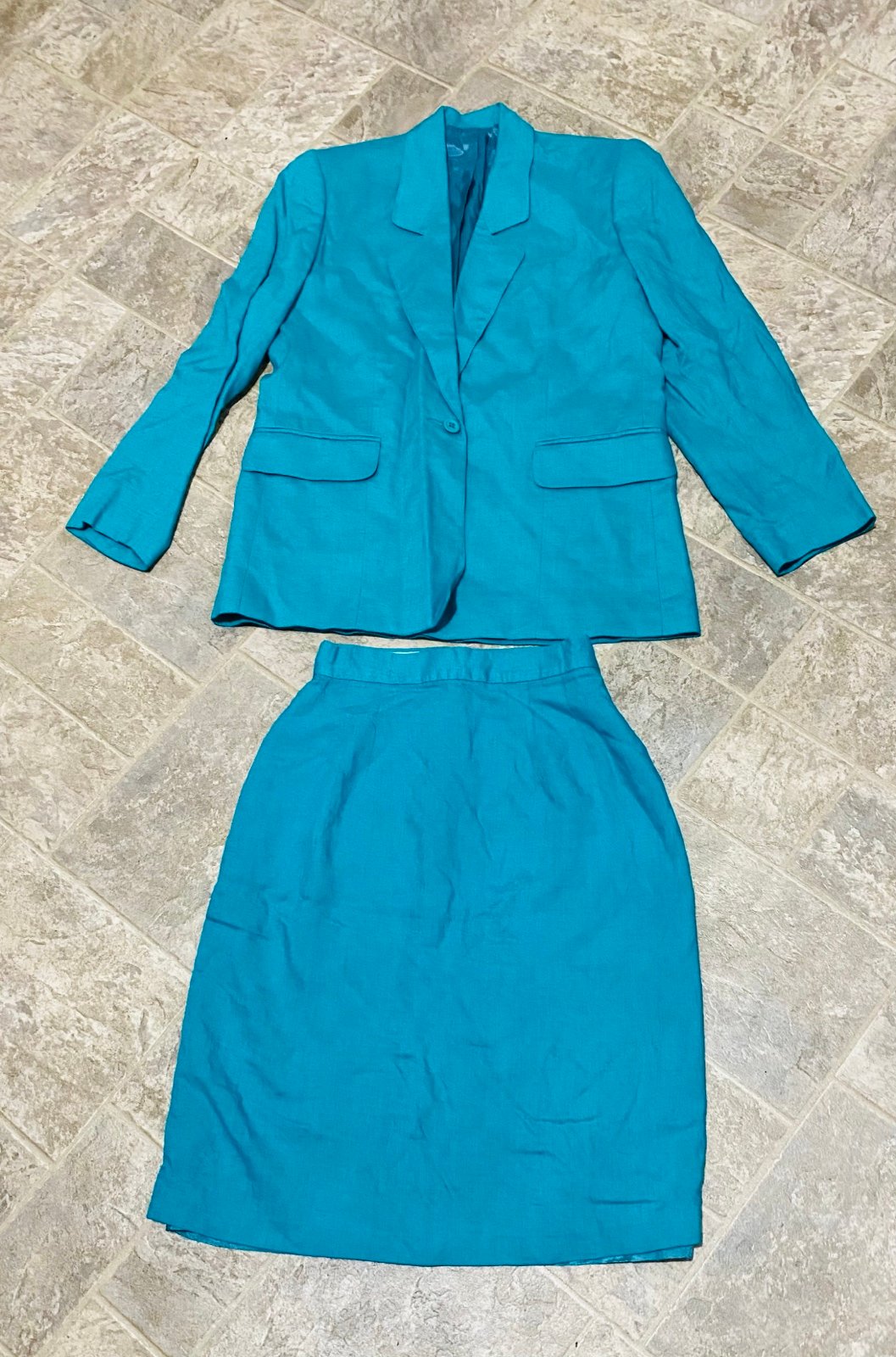 Petite Portfolio Women’s Size 2 Teal Suit Blazer & Skirt Set