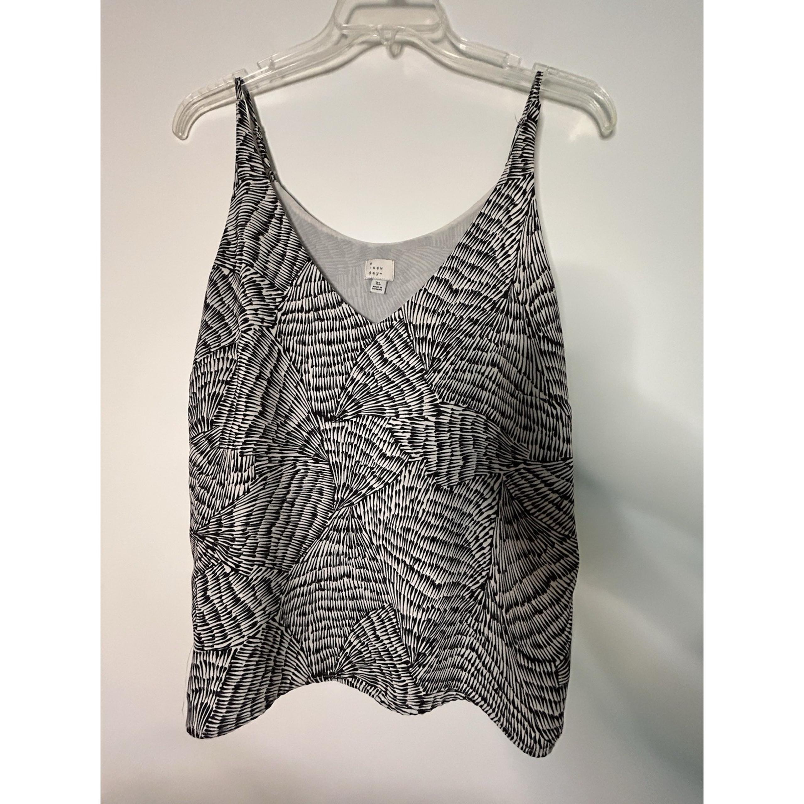 A New Day Lined Adjustable Spaghetti Strap Top Black White Strappy Womens XL