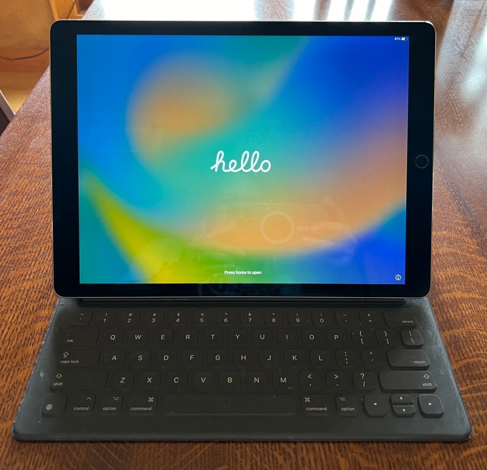 I-Pad Pro 12.9 A1584 128GB (WiFi only)/with magentic keyboard