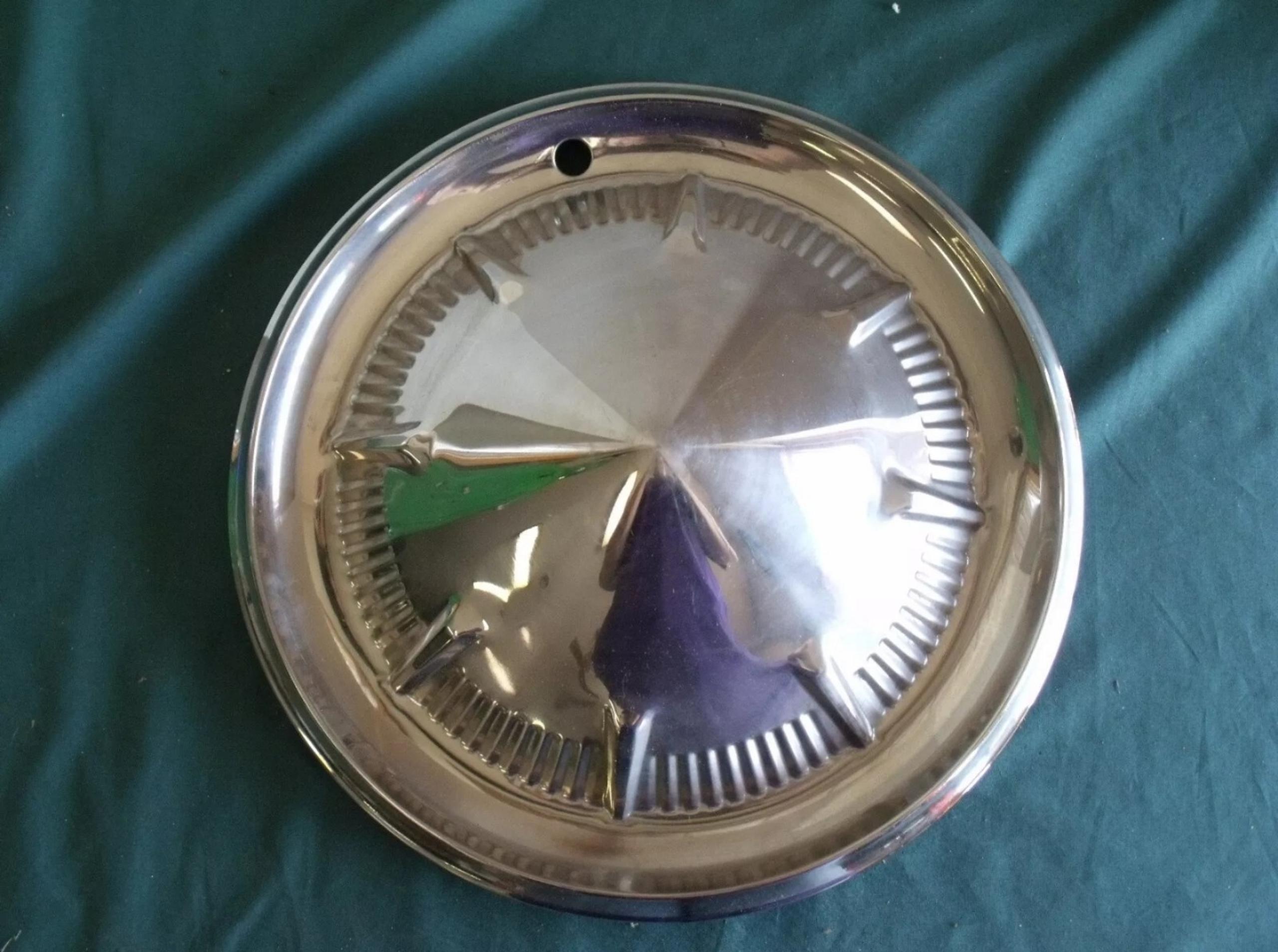 1960 Ford Galaxie Starliner Full Wheel Cover Sunliner FoMoCo 60