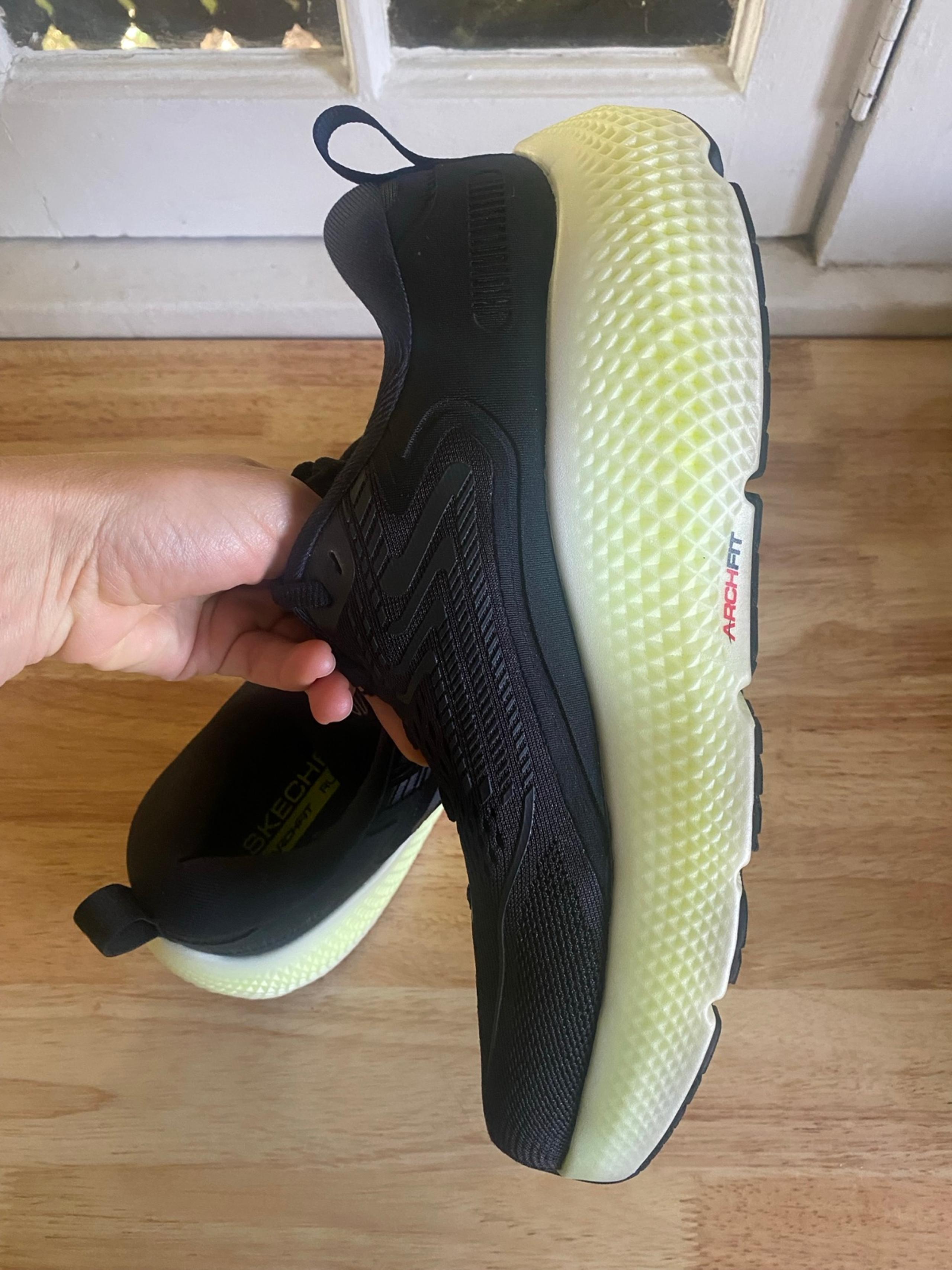 Skechers GO RUN Max 6