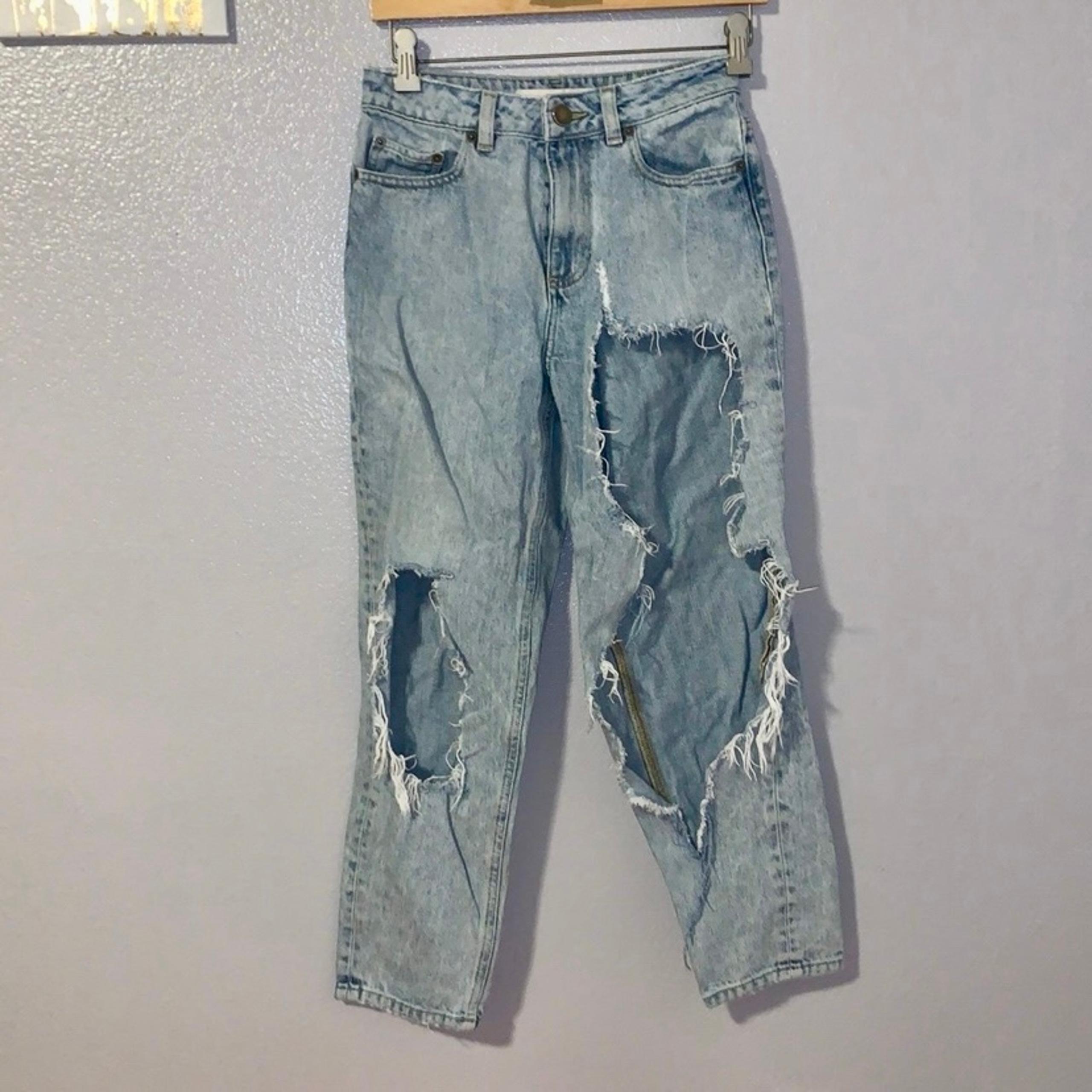 ASOS denim light blue heavily distressed ripped jeans woman’s 25X30