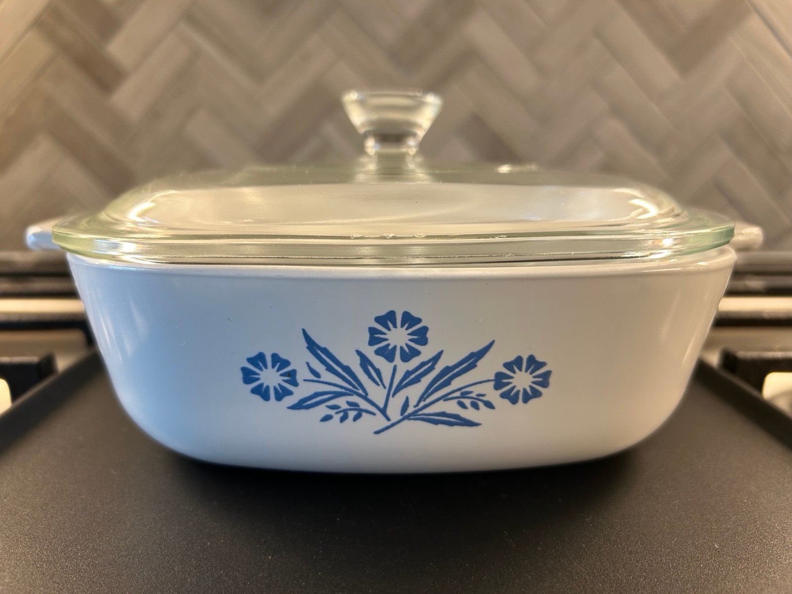 Corning Ware Cornflower Pattern 1 Qt. Casserole Dish w/Lid - Like New!