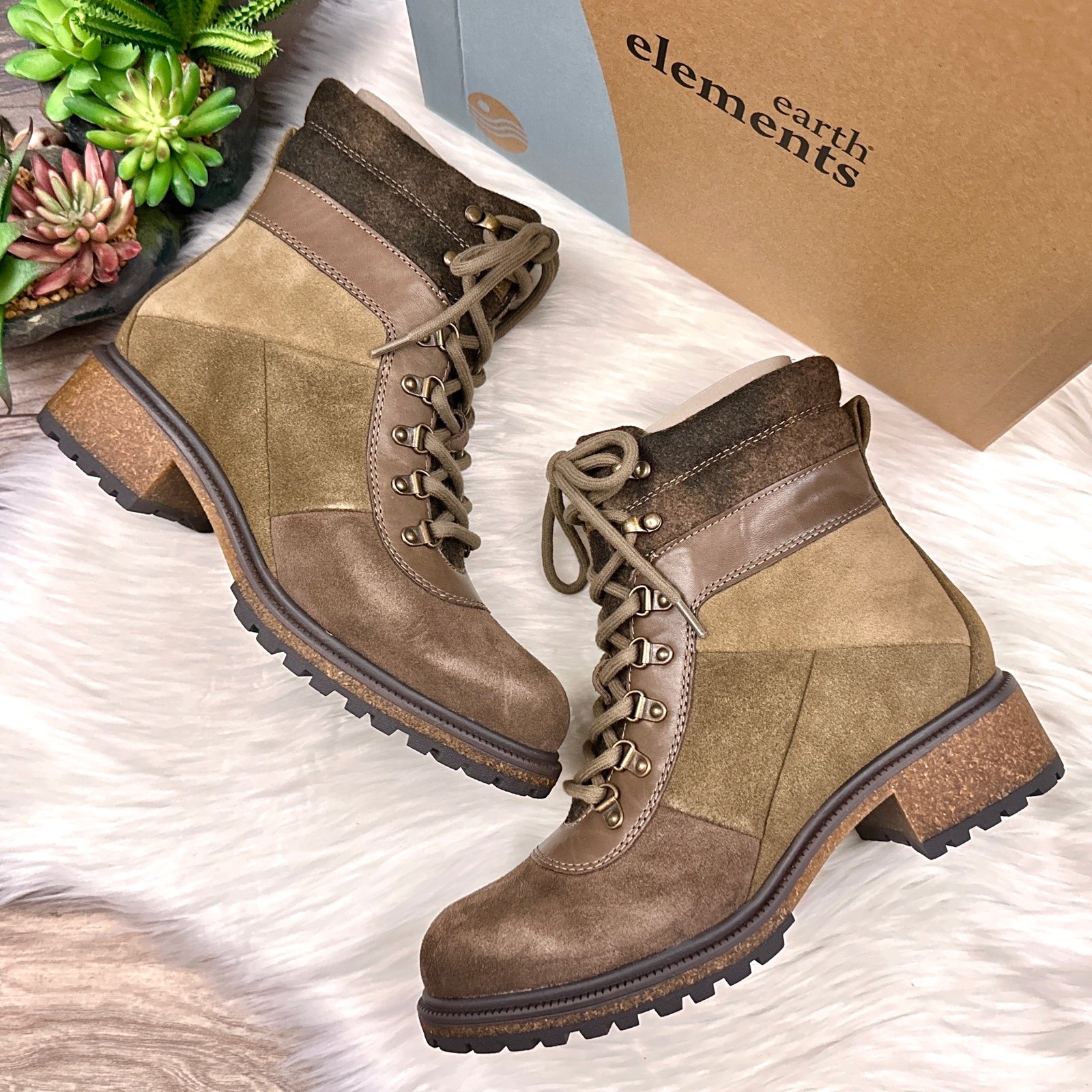 NIB Earth Elements Tessa Lace Up Combat Hiker Boots Leather 8.5M 40 Mushroom