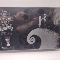 Disney / Tim Burton Nightmare Before Christmas 25 Years Chess Set MISB