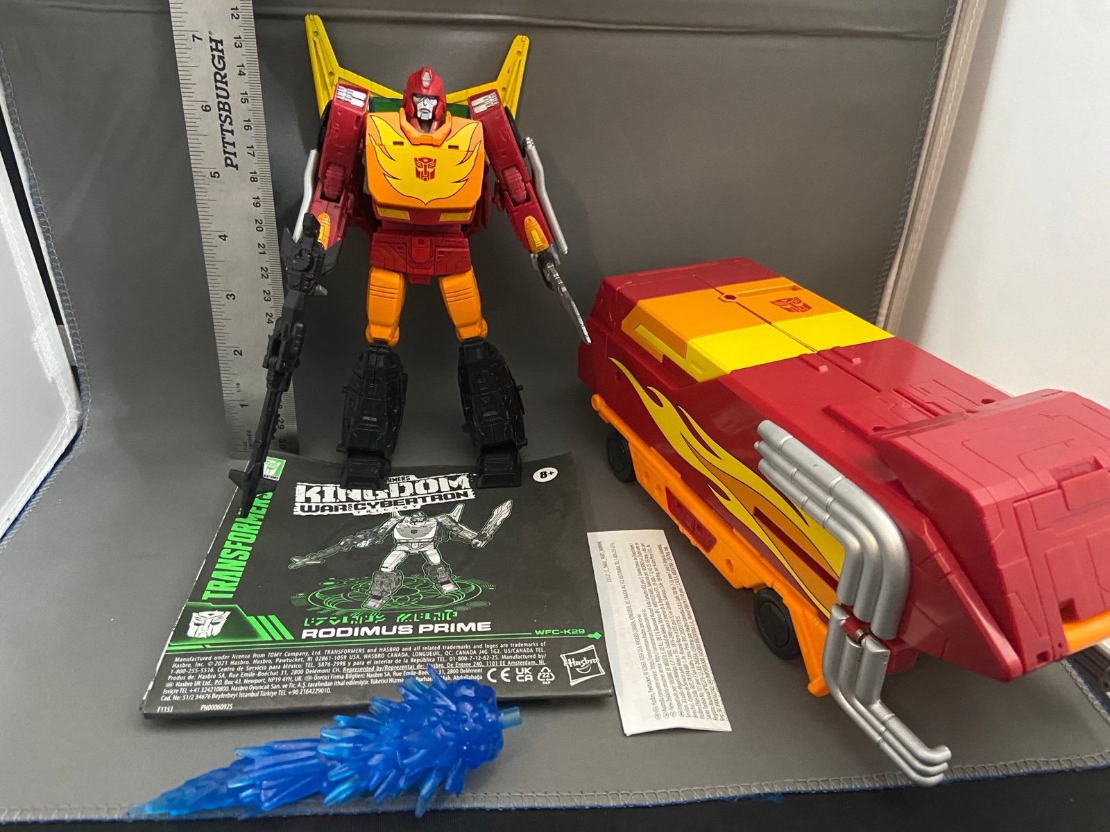 Transformers Kingdom Rodimus Prime Commander Class WFC-K29