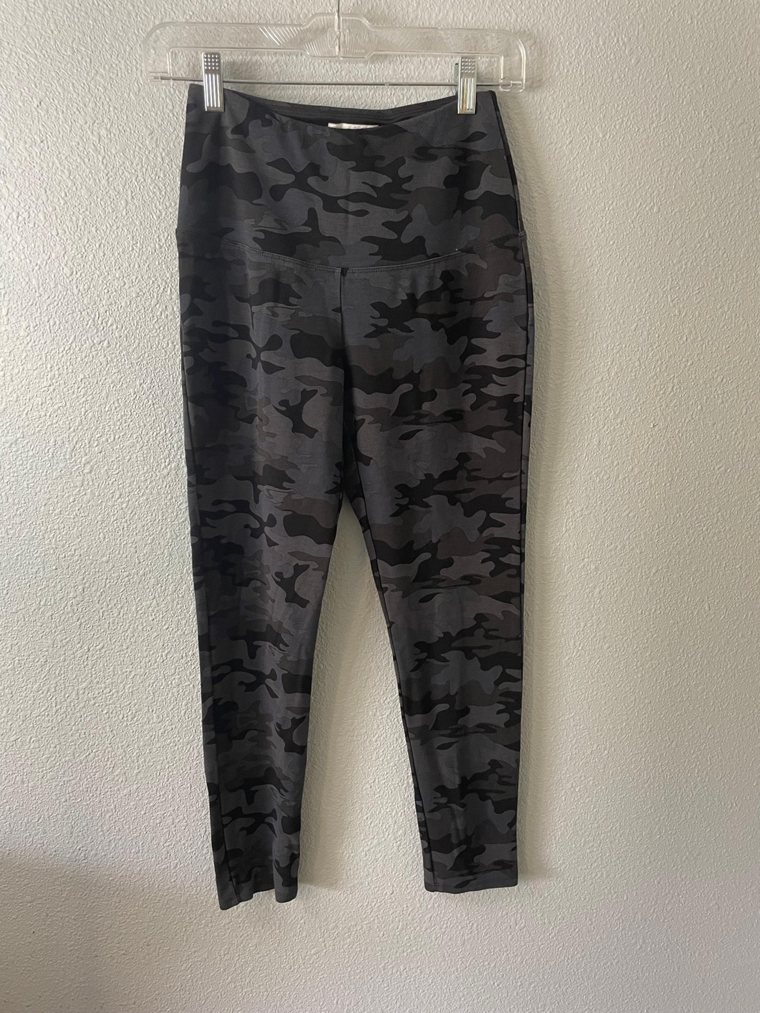 Rachel Zoe Women's Small Athletic Ankle Leggings Dark Gray Camouflage Yoga Pants