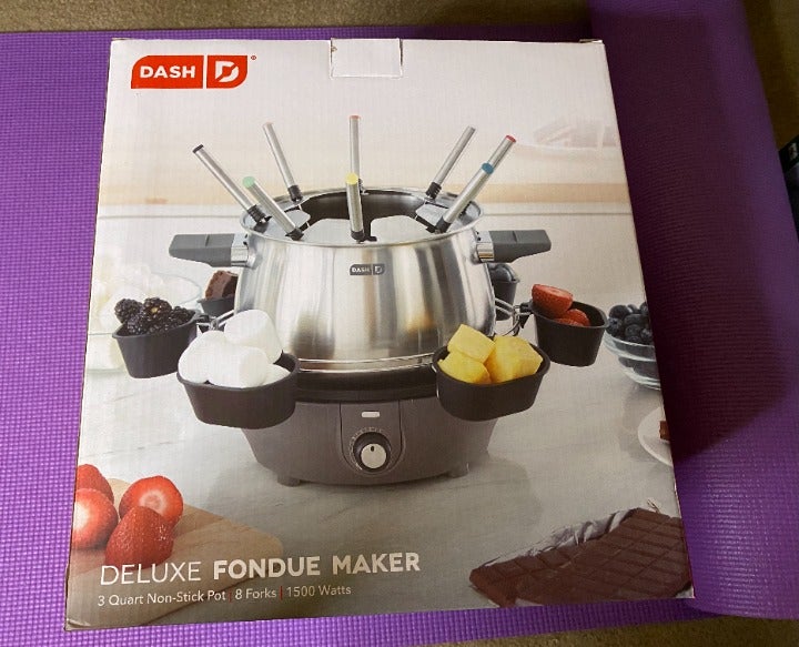 Dash Deluxe Stainless Steel Fondue Maker w/ Temperature Control Fondue Fork NEW