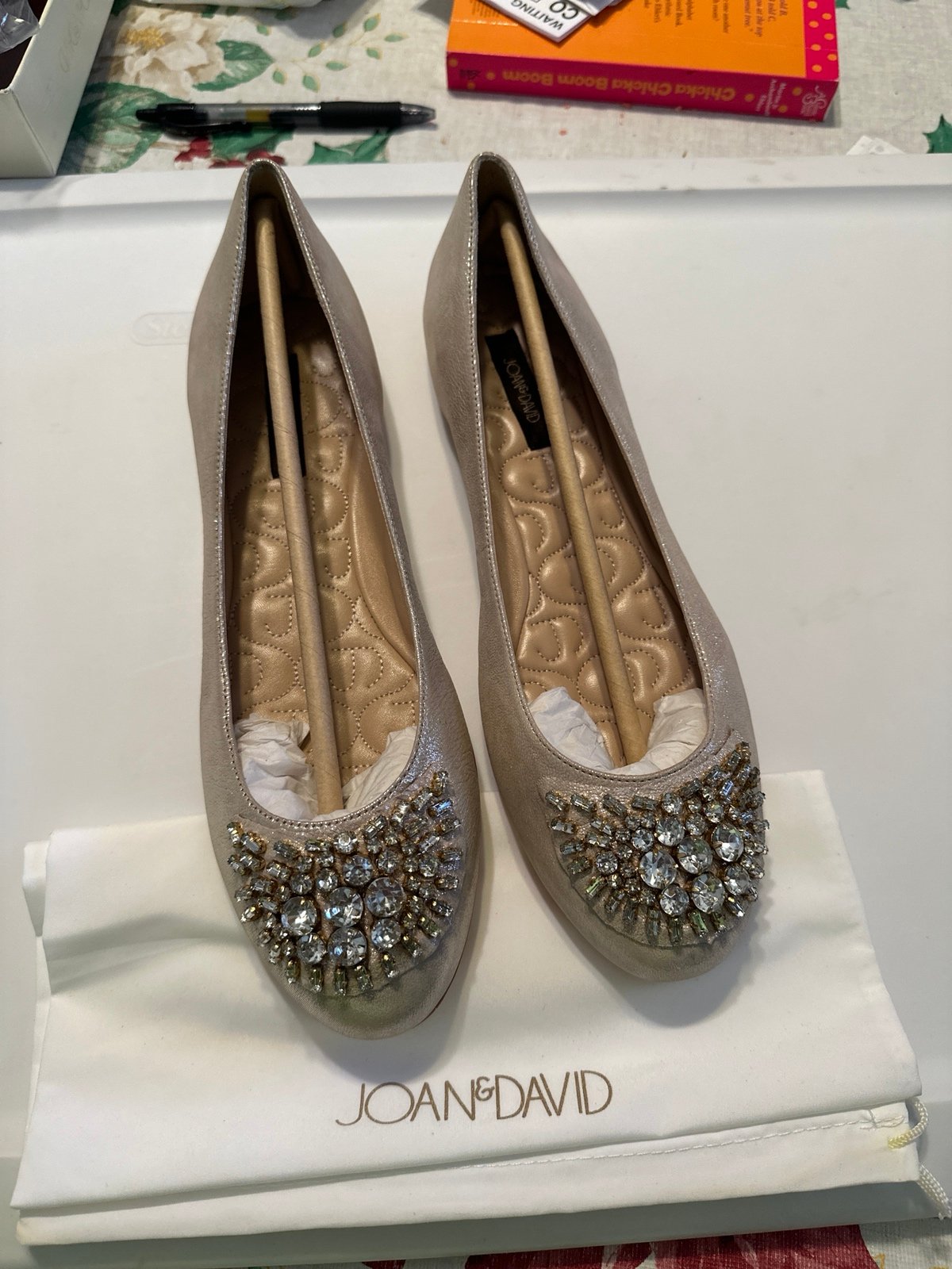 New Joan & David Daeila Woman’s Light Gold Metallic ballet Flats Shoes Sz 10 M