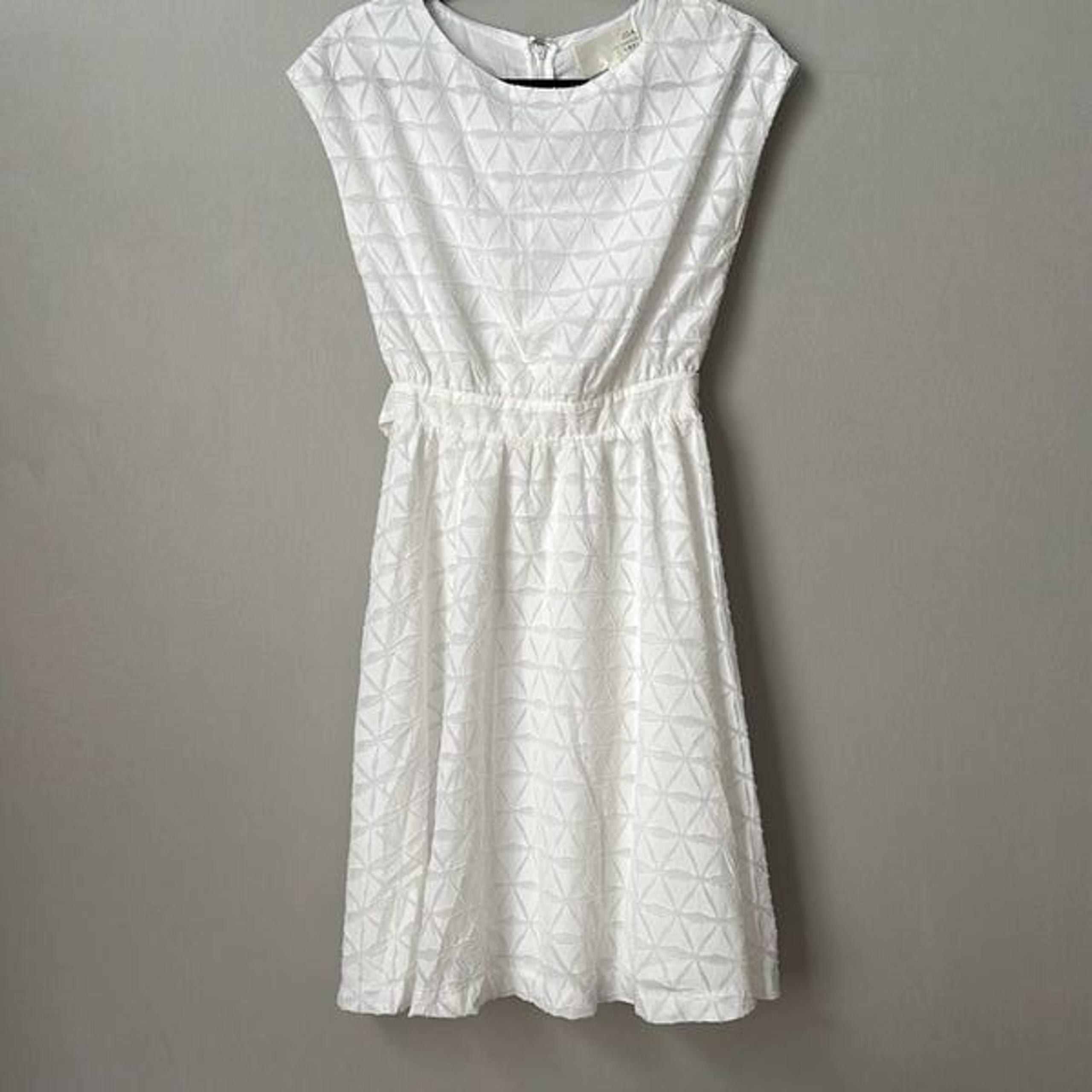 J.O.A Mini Dress Womens Small White Textured Floral Cap Sleeve Tie Waist