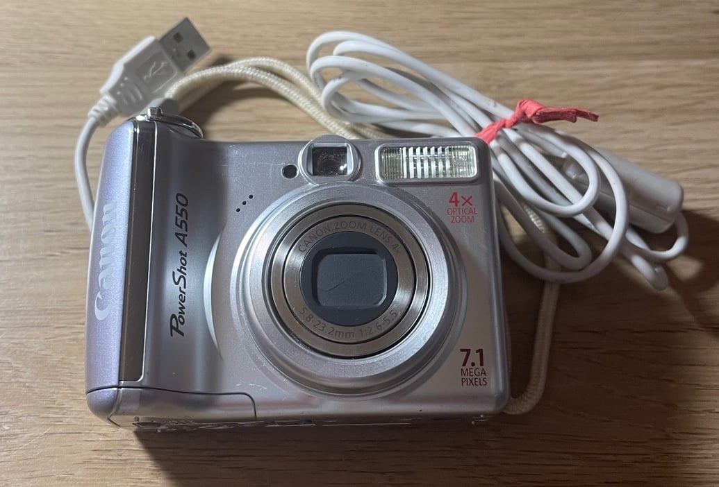 Canon PowerShot A550 7.1MP Digital Compact Camera