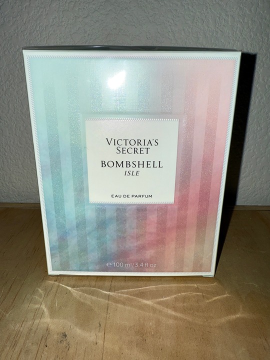 Bombshell Isle by Victoria's Secret FINE FRAGRANCE Spray NWT VS