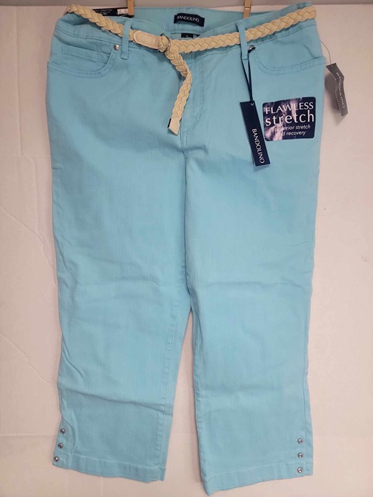 Women size 12 Bandolino Flawless stretch Mandie capri New with tags