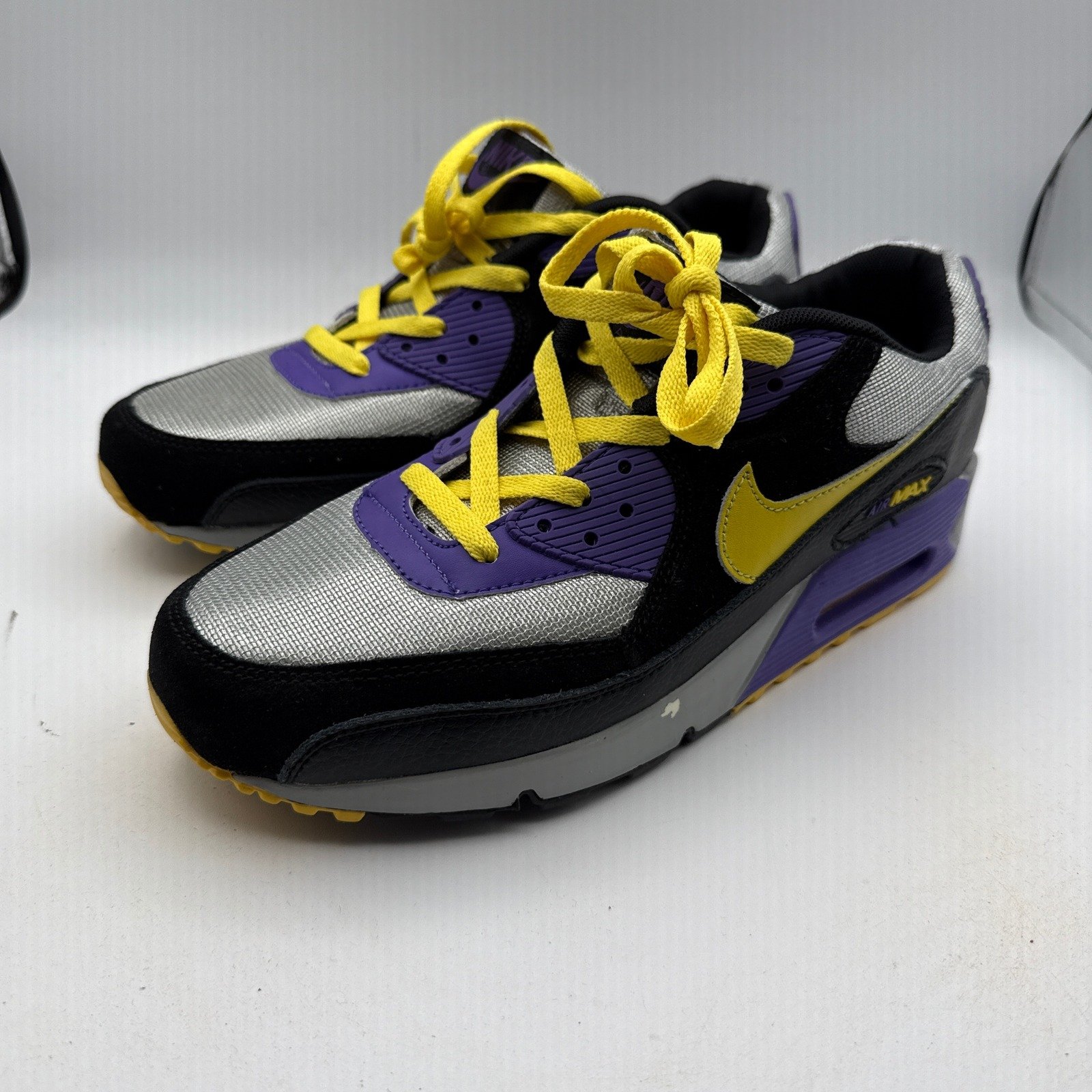 Nike Air Max 90 Shoes Mens Size 11 454446-700 Purple Black NWOB Lakers Colors