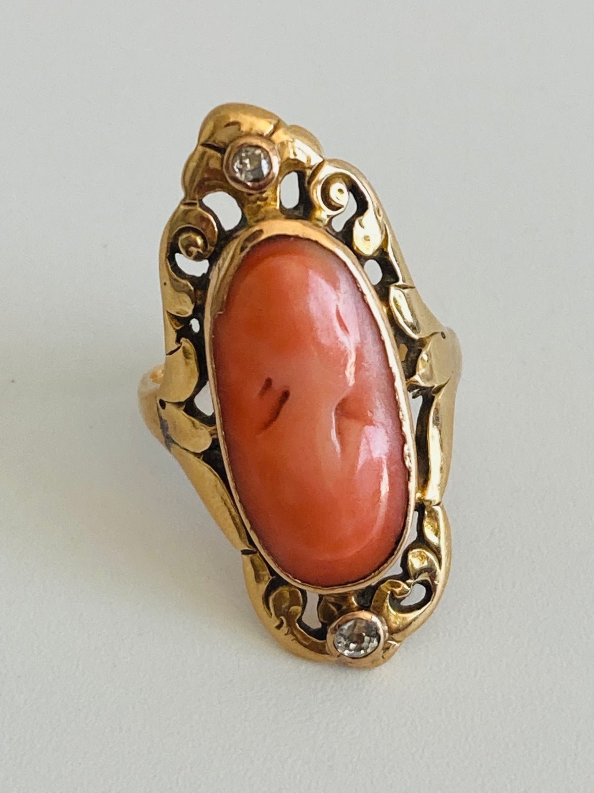 Vintage tested 14kt gold genuine coral diamond ring