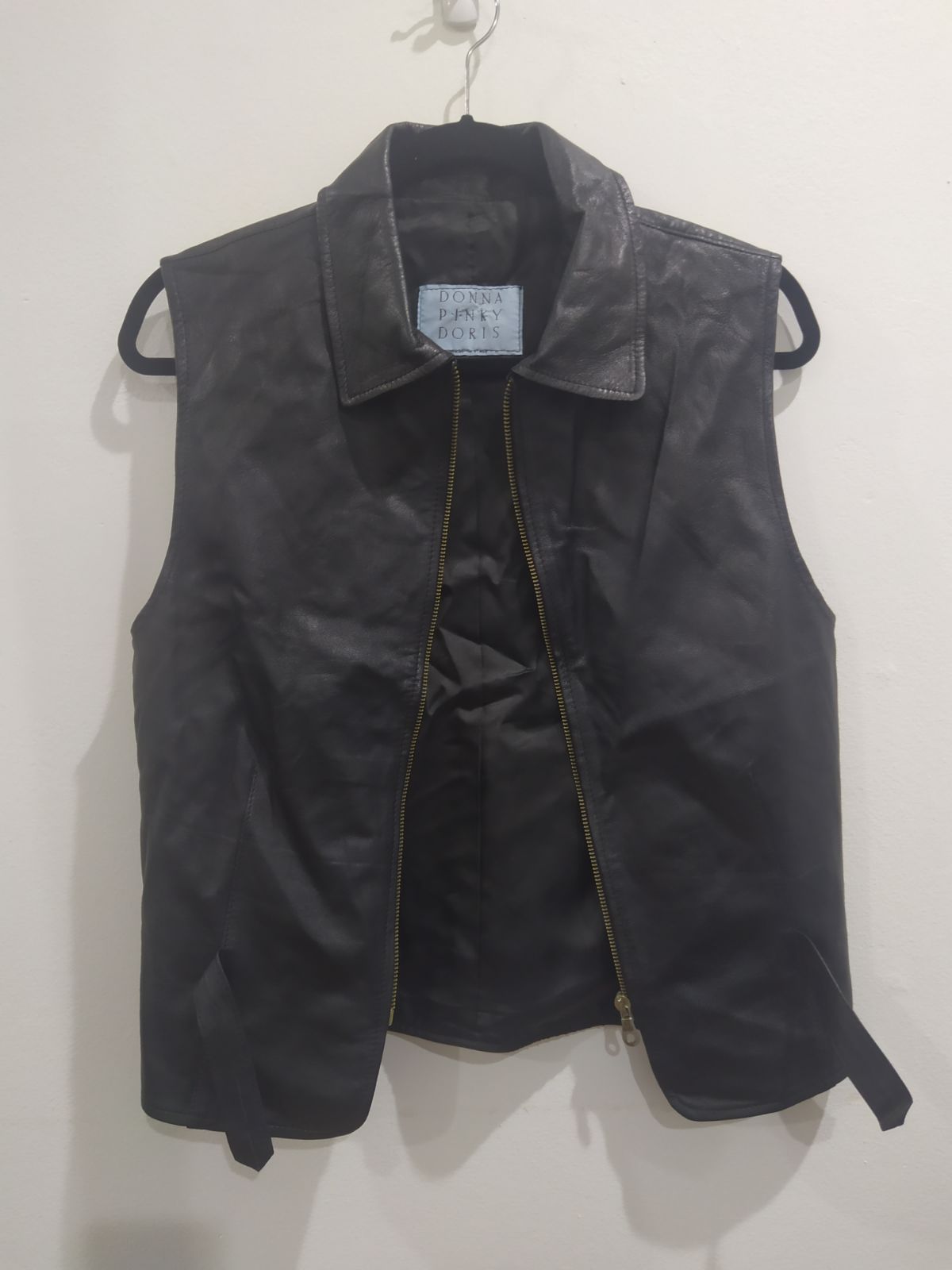 Donna Pinky Doris leather sleeveless jac