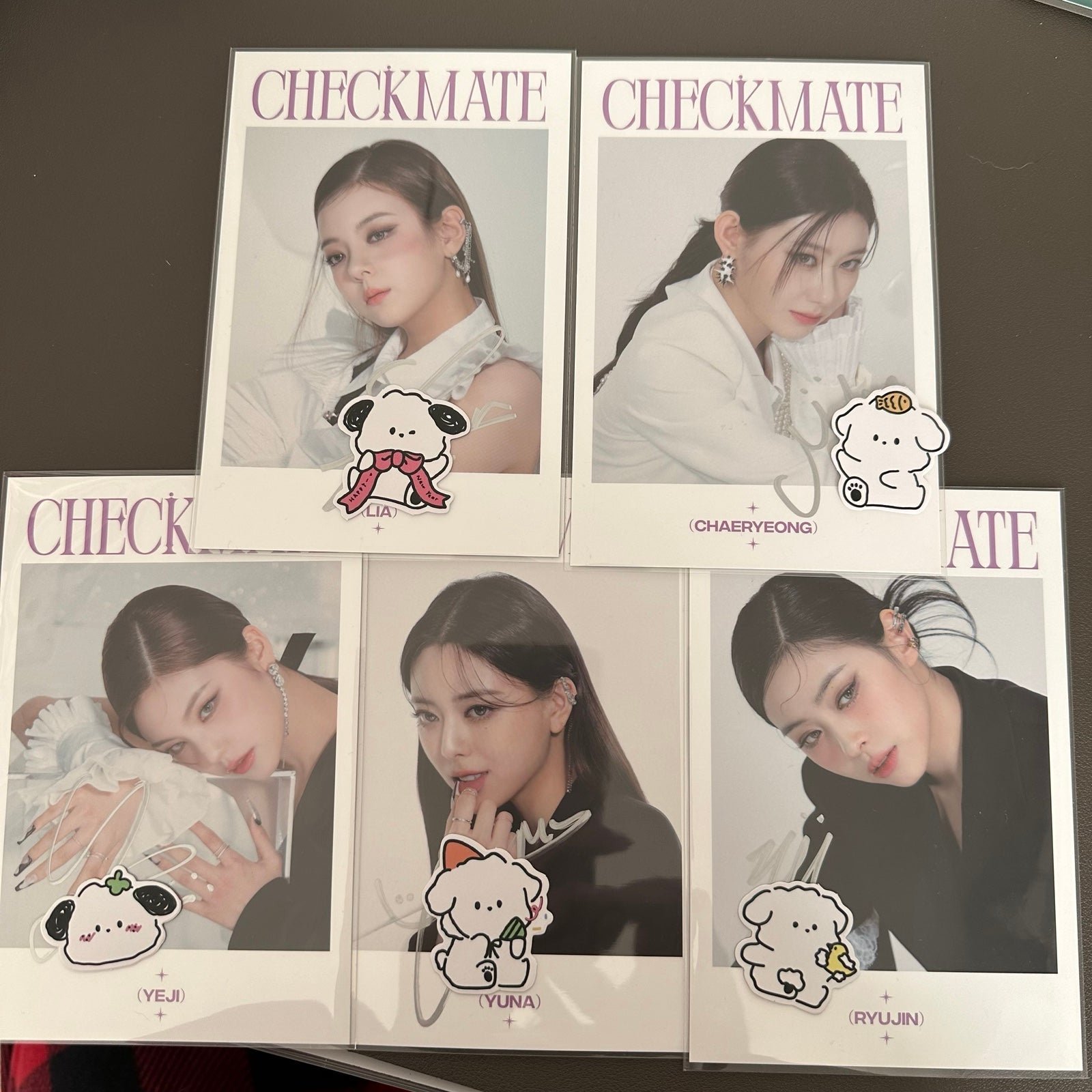Itzy Signed Checkmate Postcards - All 5 Members
