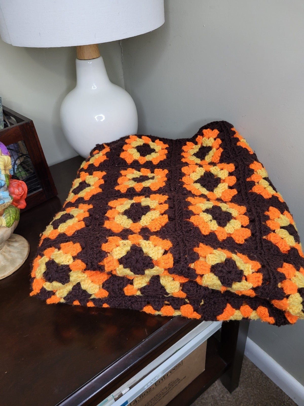 Vintage 60's/70's Crochet M Size Blanket Throw, Granny Square Pattern