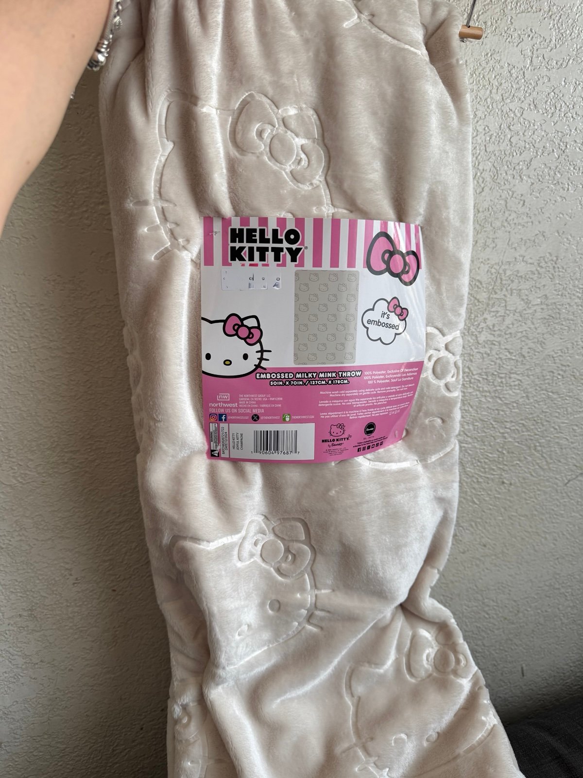 Hello Kitty Embossed Throw Blanket