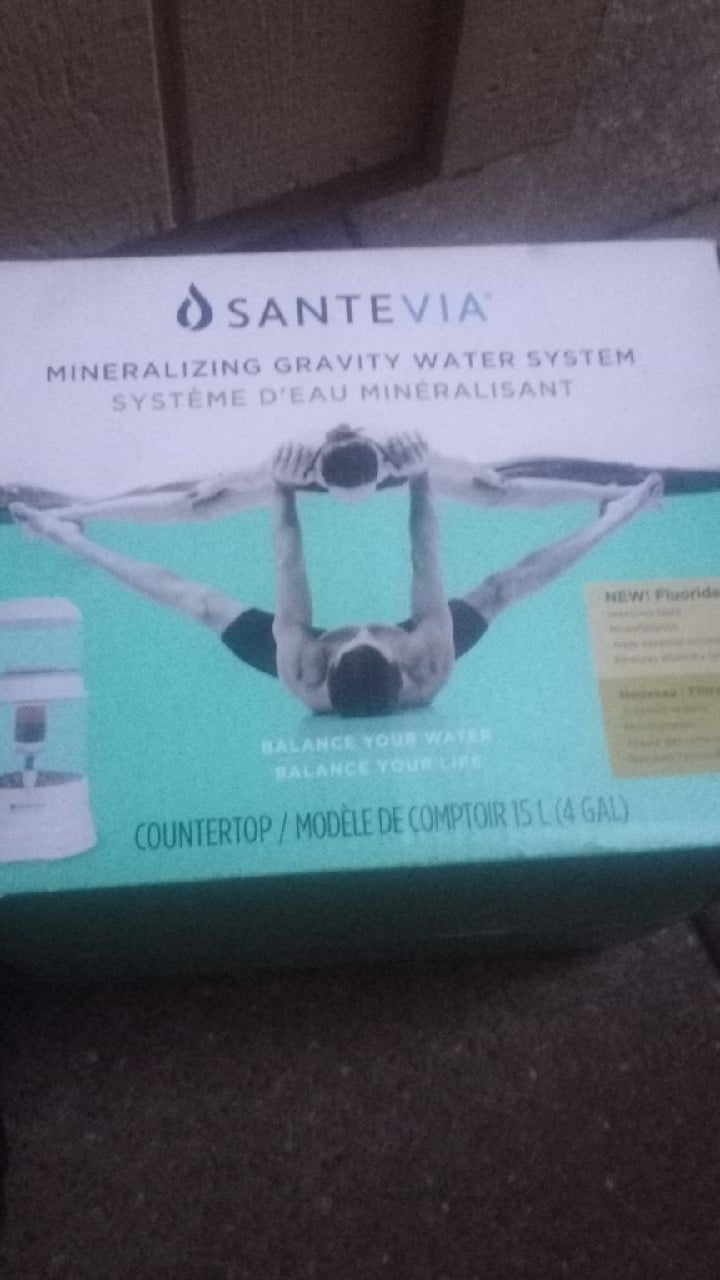 Santevia mineralized gravity water system