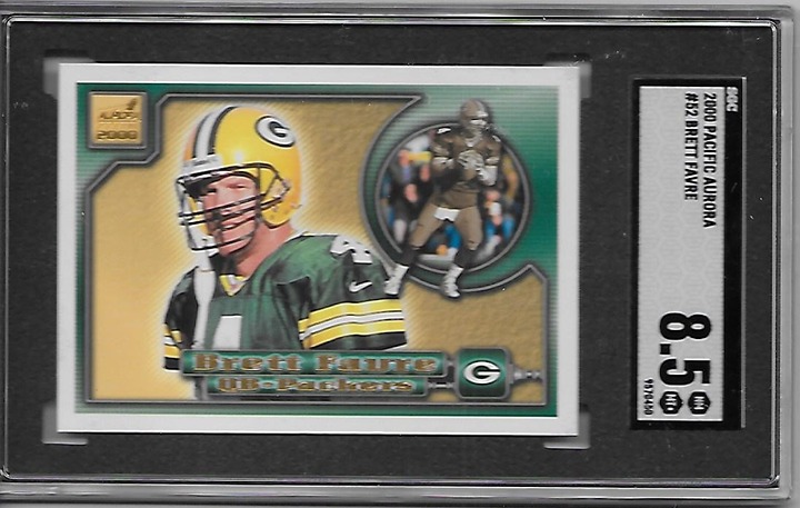 Brett Favre 2000 Pacific Aurora card# 52 SGC 8.5 NM-MT+