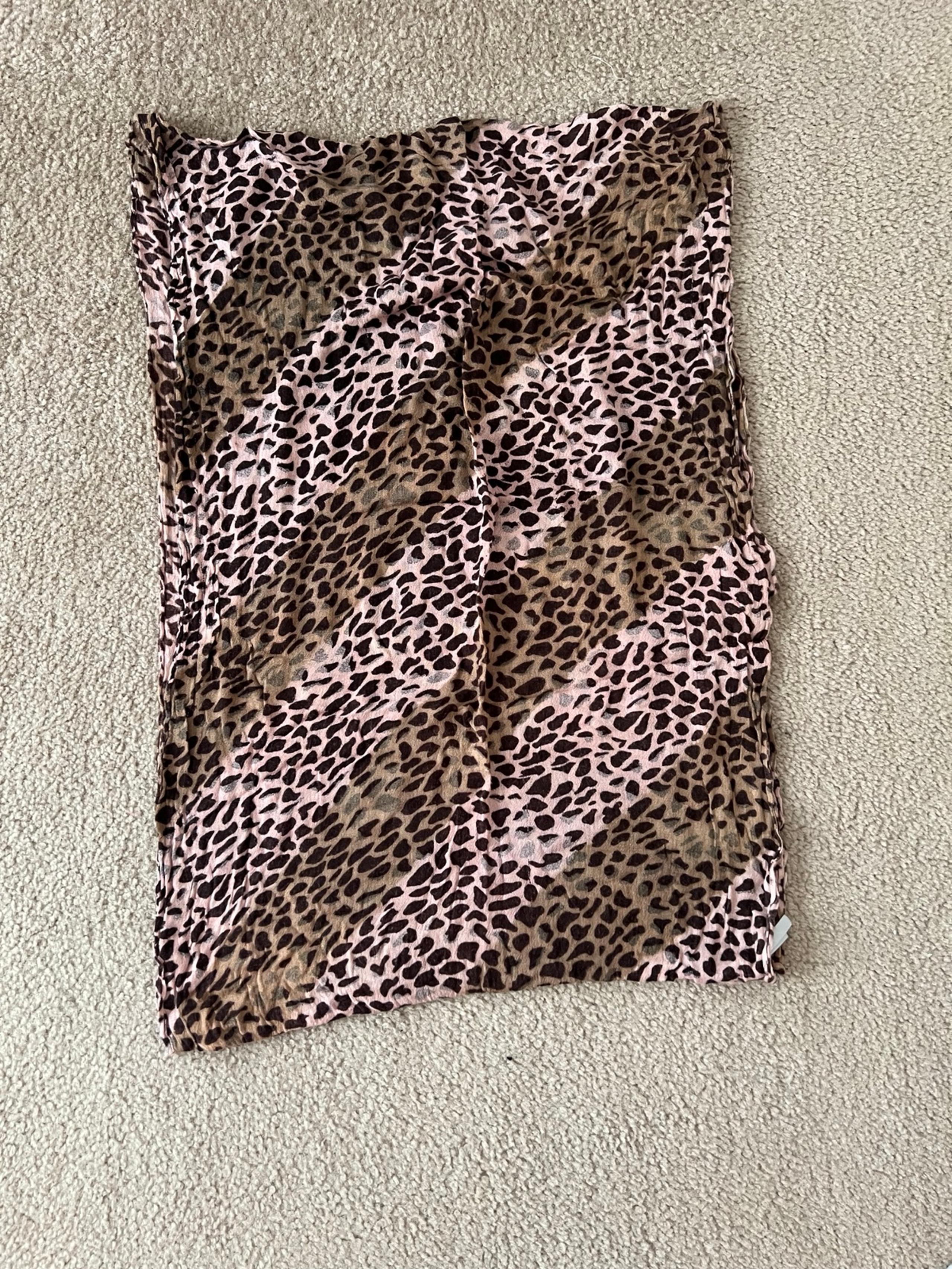 Women’s Charlotte Russe infinity scarf