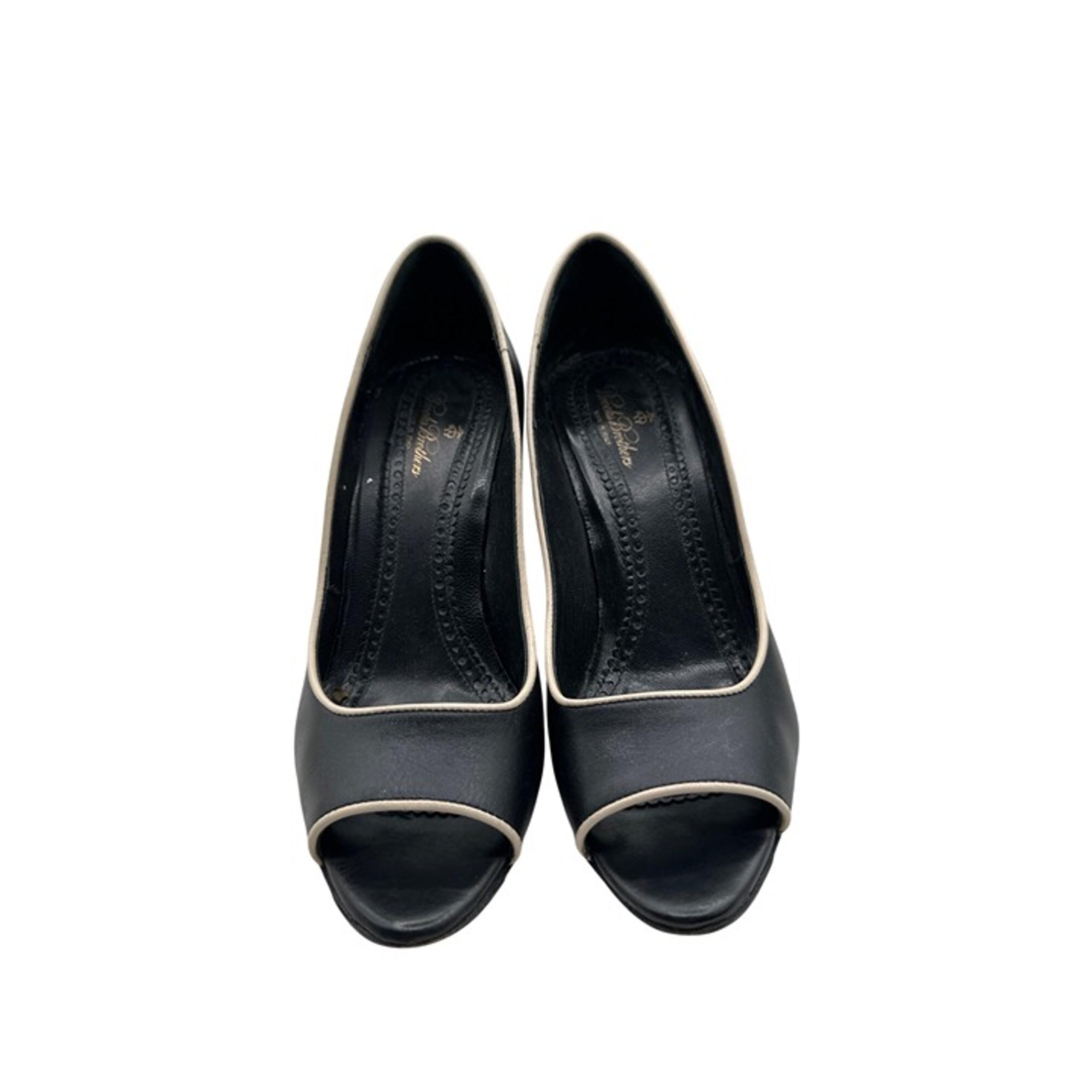 Brooks Brothers Size 7.5 Genuine Leather Stylist Business Casual Pump Heels