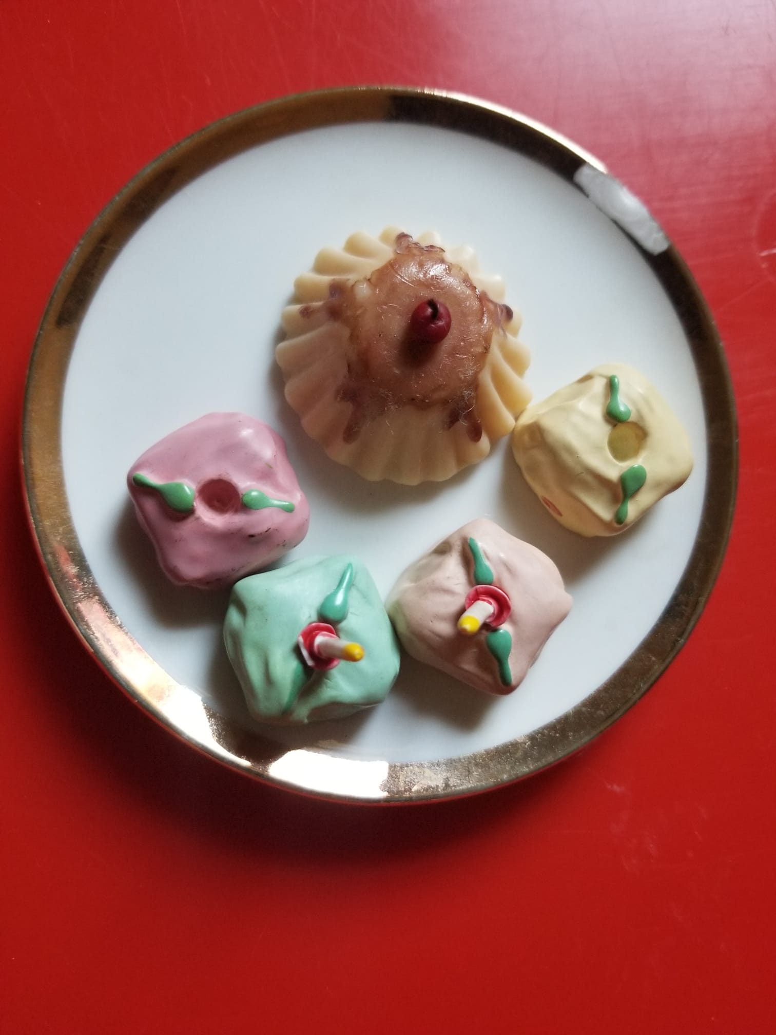 PC Samantha party treats partial