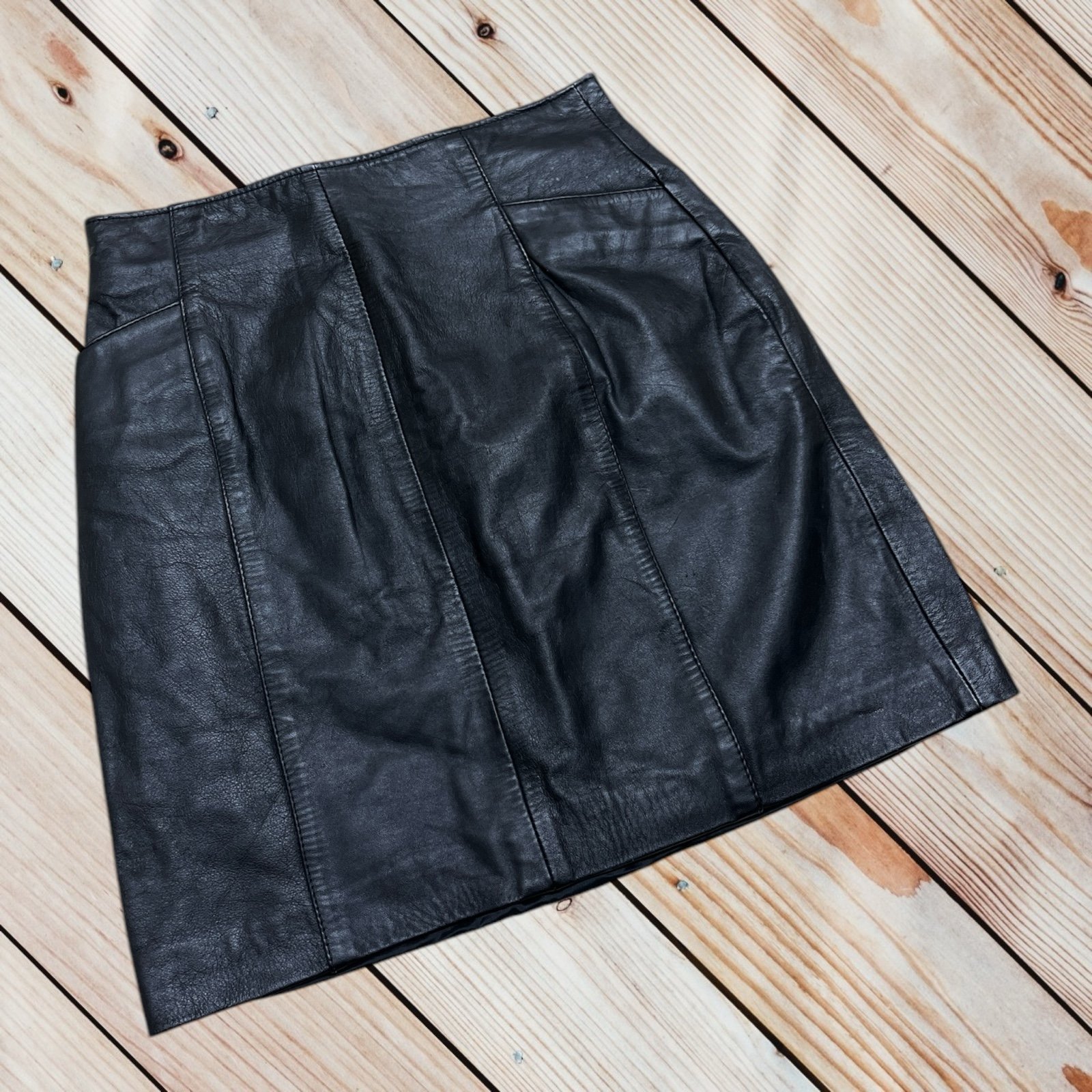 VTG Wilson Leather size 4 black 100% leather mini skirt