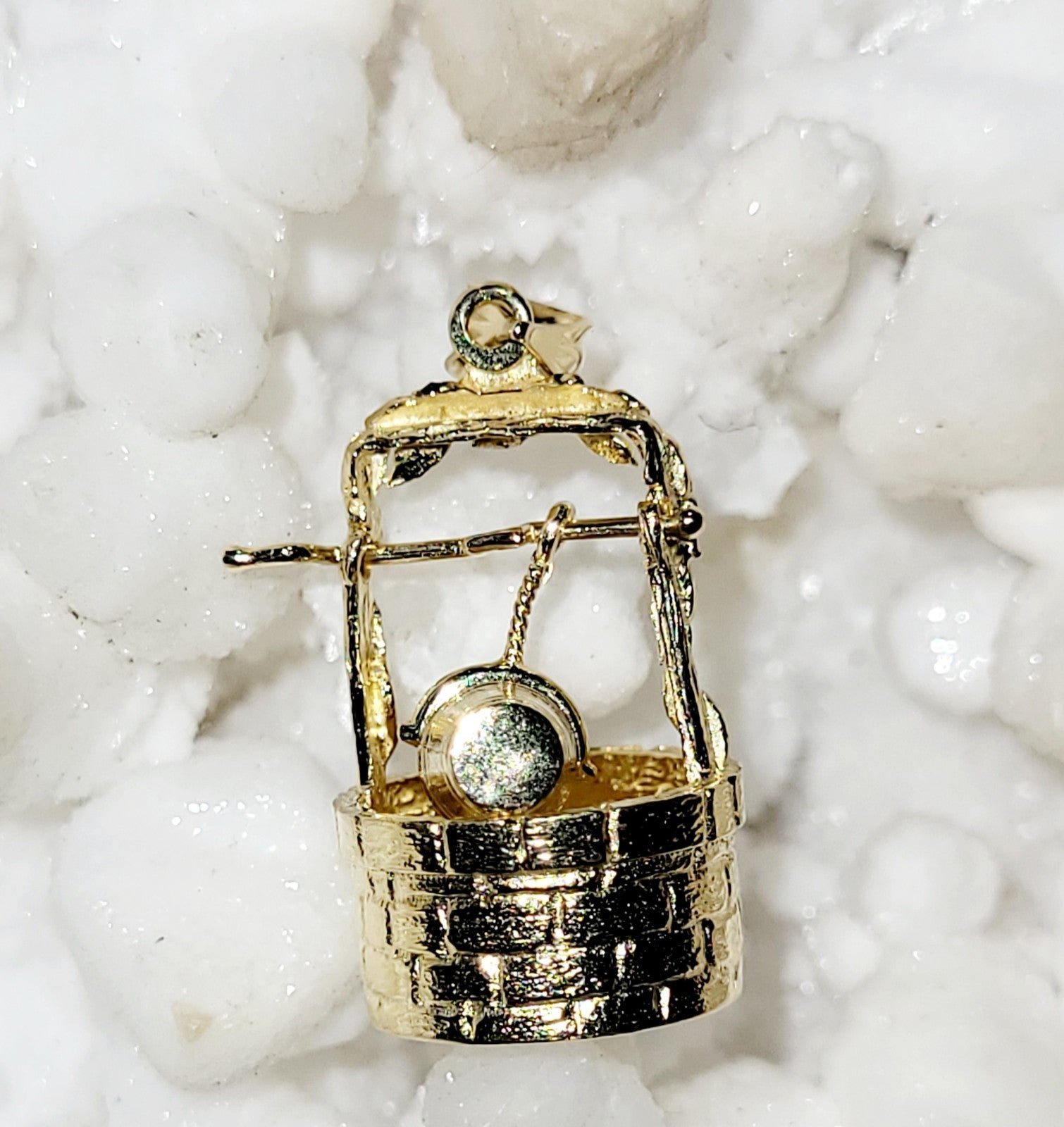 Wishing Well 14k Pendant or Charm, SELLING AT GOLD MELT VALUE NOW, 5 grams