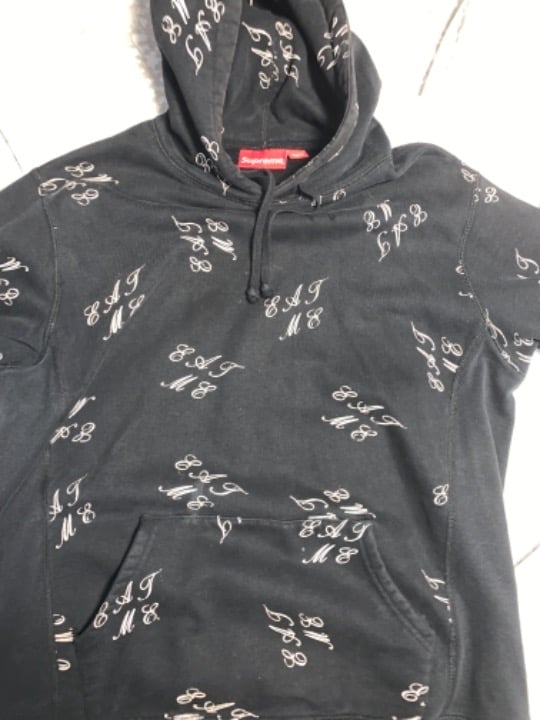 Supreme hoodie