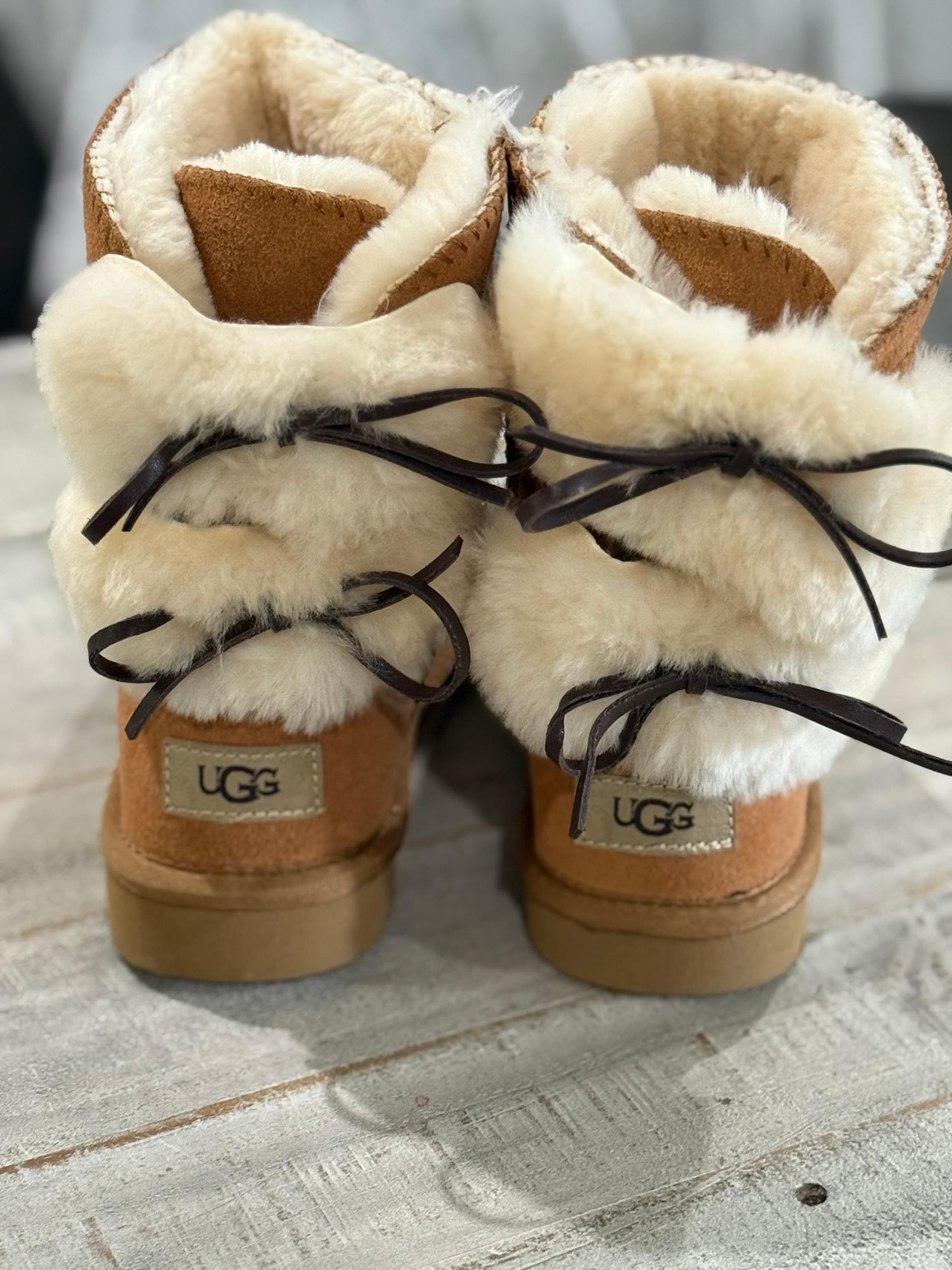 Ugg DUPE shearling double bow boots SZ 5.5 women’s