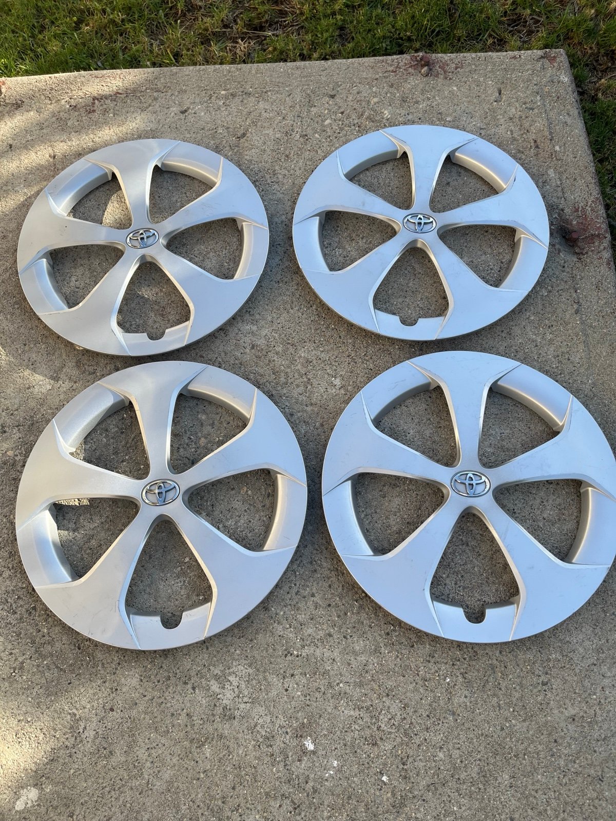 Toyota hubcaps