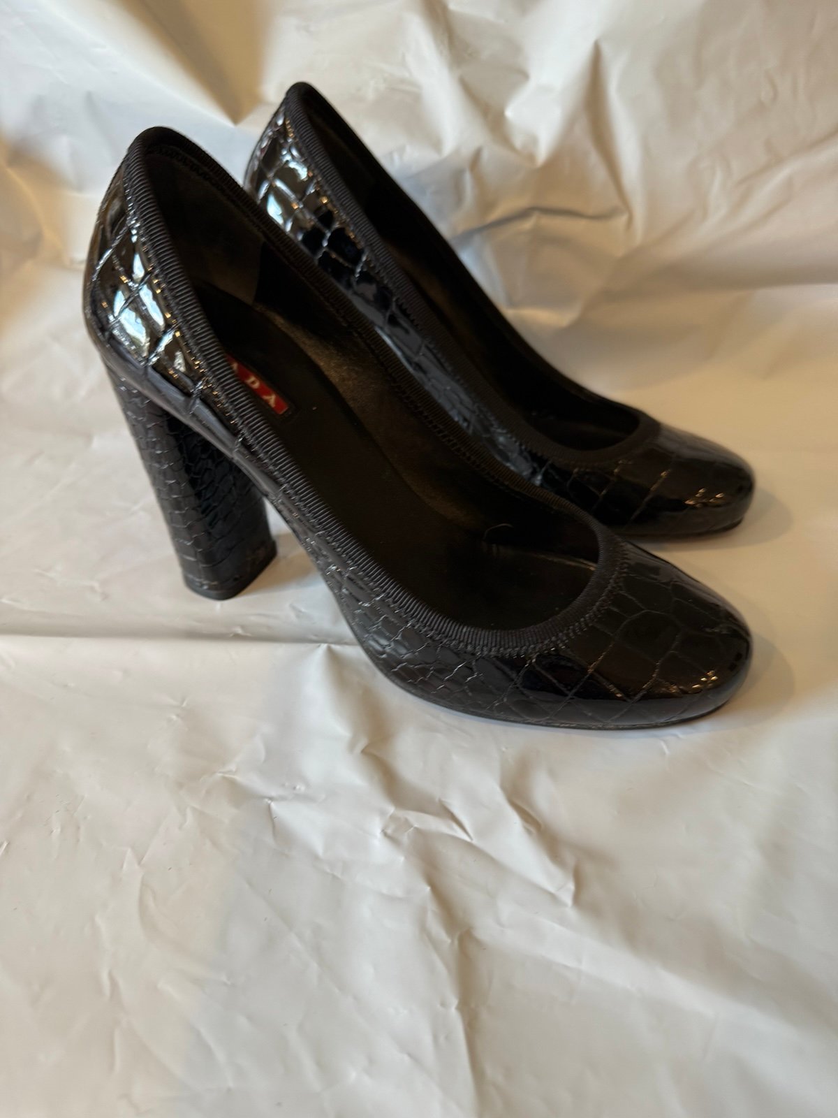 Prada calzature Donna Crocodile Patent Leather Pumps, Black Size 36 1/2 (6.5)