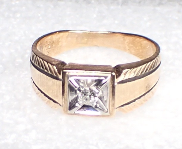 Man's Diamond Ring - 10 KT solid Gold - Size 10 -WT, 4.75GMS - NICE # 1208B