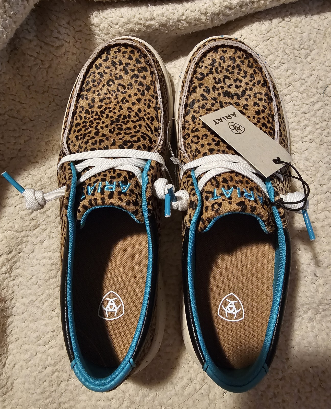 Ariat Ladies Hilo Hair on Cheetah. Size 8