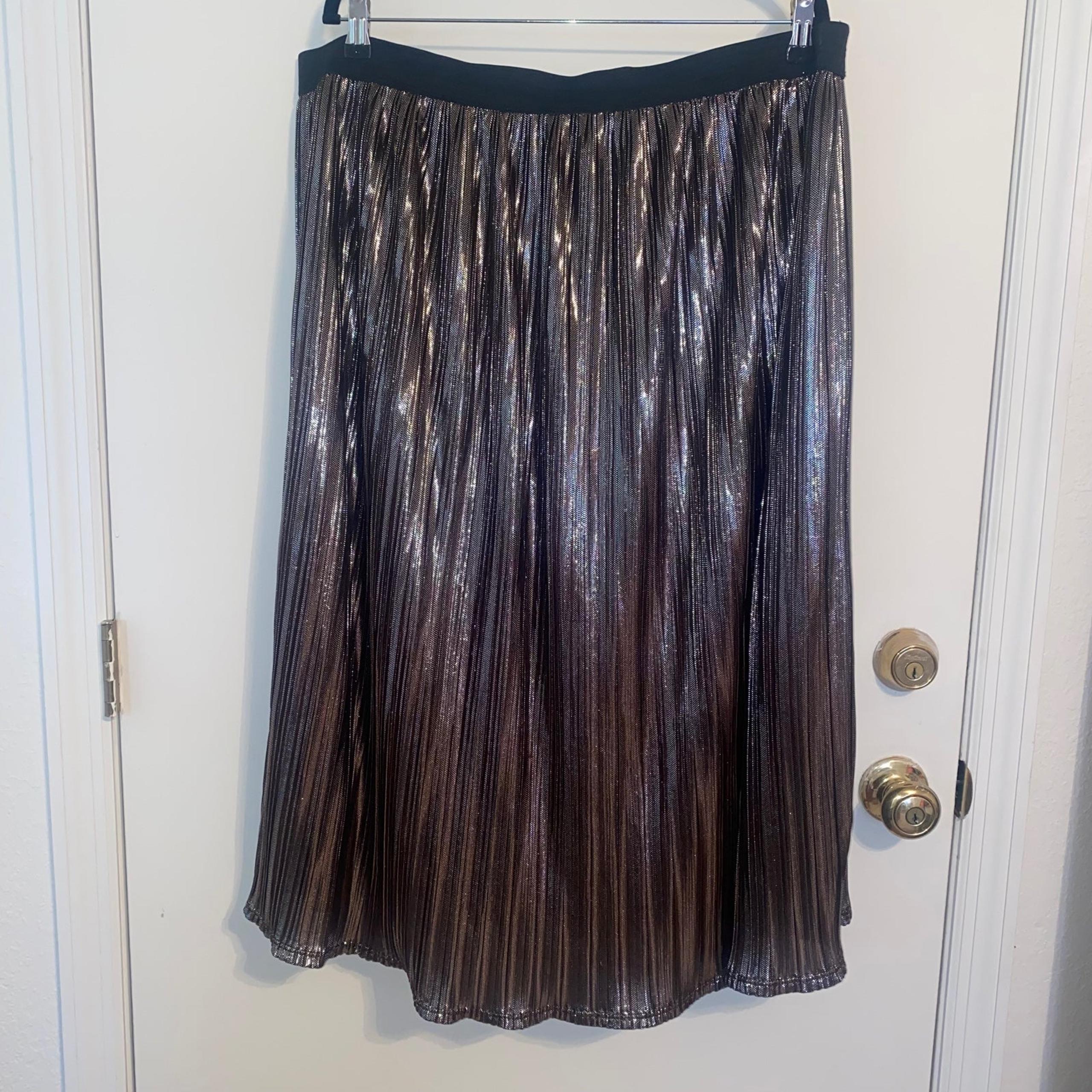 TORRID Metallic Pleated Skirt Size 3