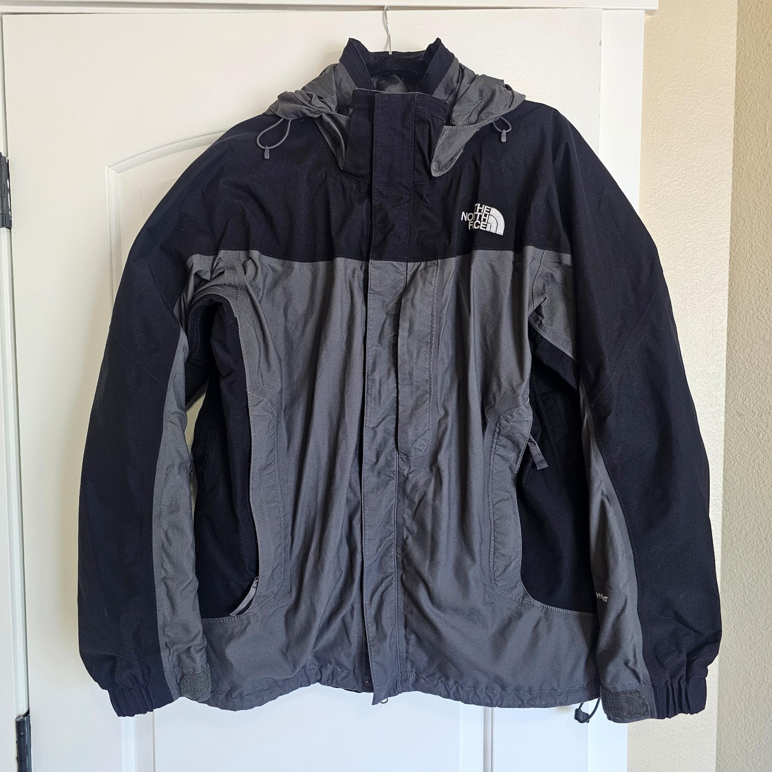 The North Face Mens L Coat Hyvent Vintage Black Gray Jacket Ski Winter
Has lint