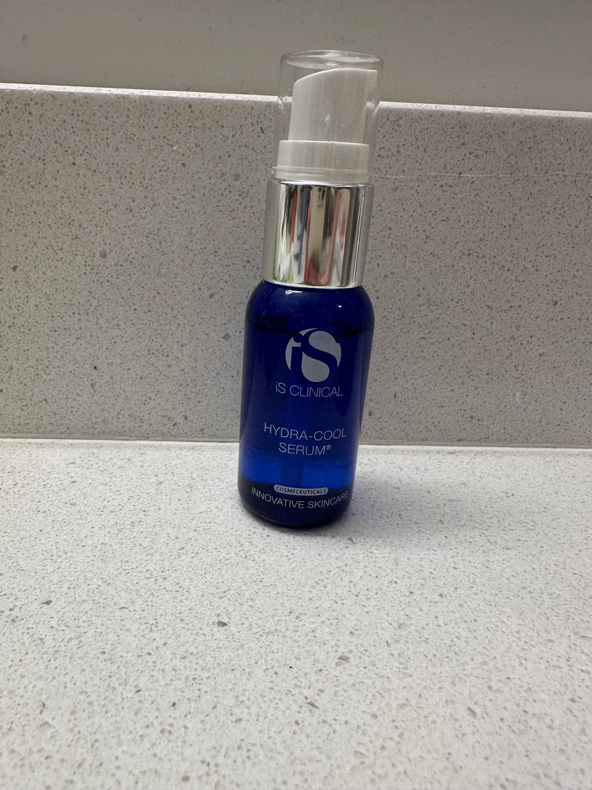 IS clinical hydra cool hydrating serum