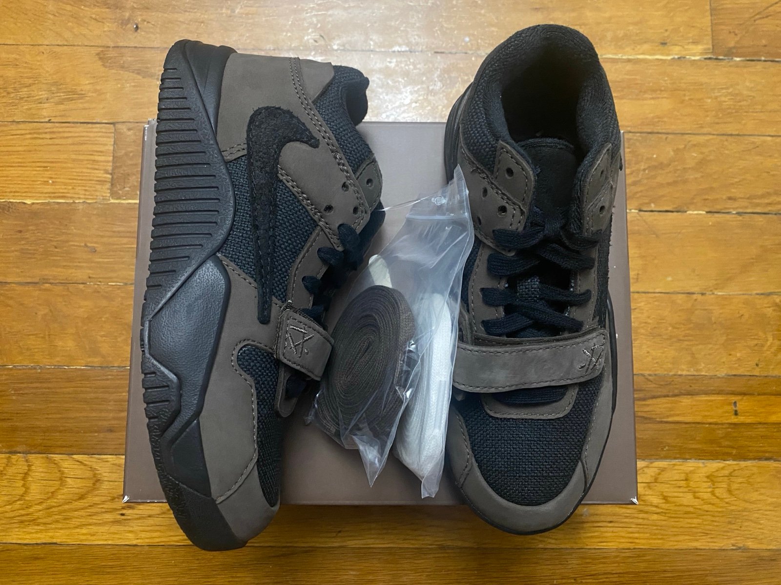 Size 2.5Y - Jordan Jumpman Jack Travis Scott Dark Mocha PS