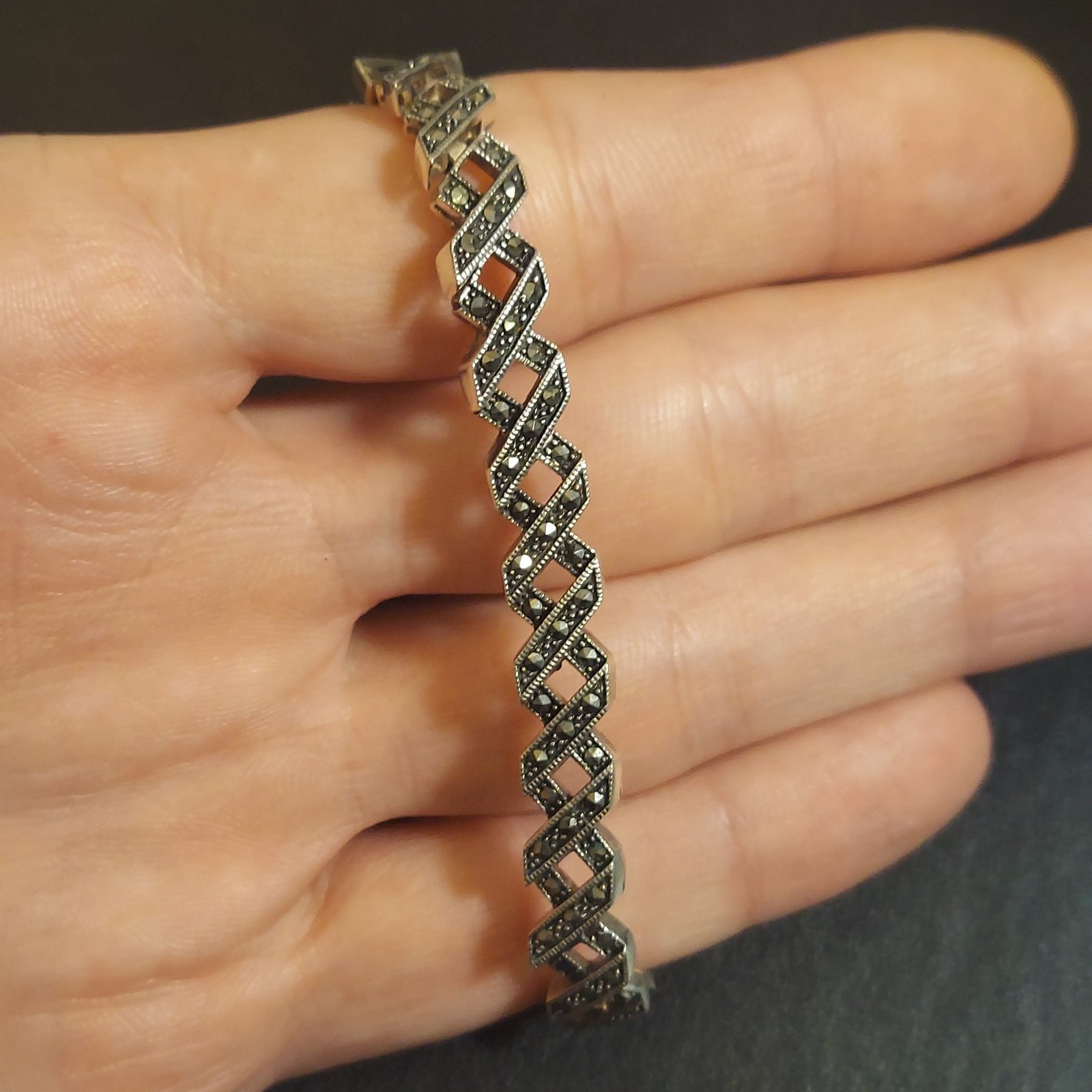 Vintage SU 925 Sterling Silver Marcasite X-Pattern Bracelet 7 3/4