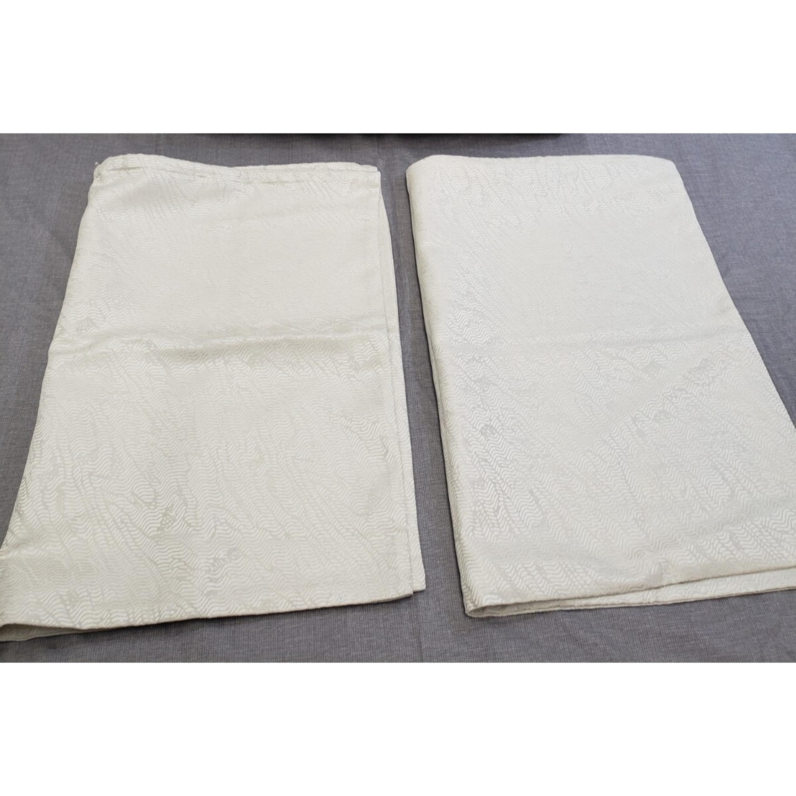 Hotel Collection Currents 2 Standard/Queen Shams Natural ( White ground )