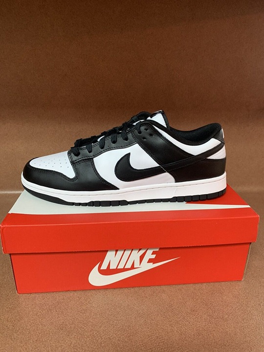 Nike dunk low panda
