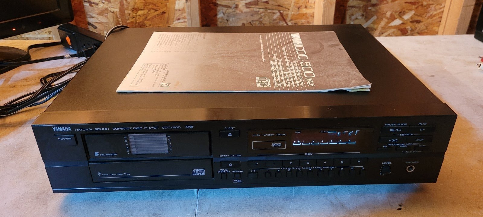 YAMAHA NATURAL SOUND COMPACT DISC PLAYER CDC-500