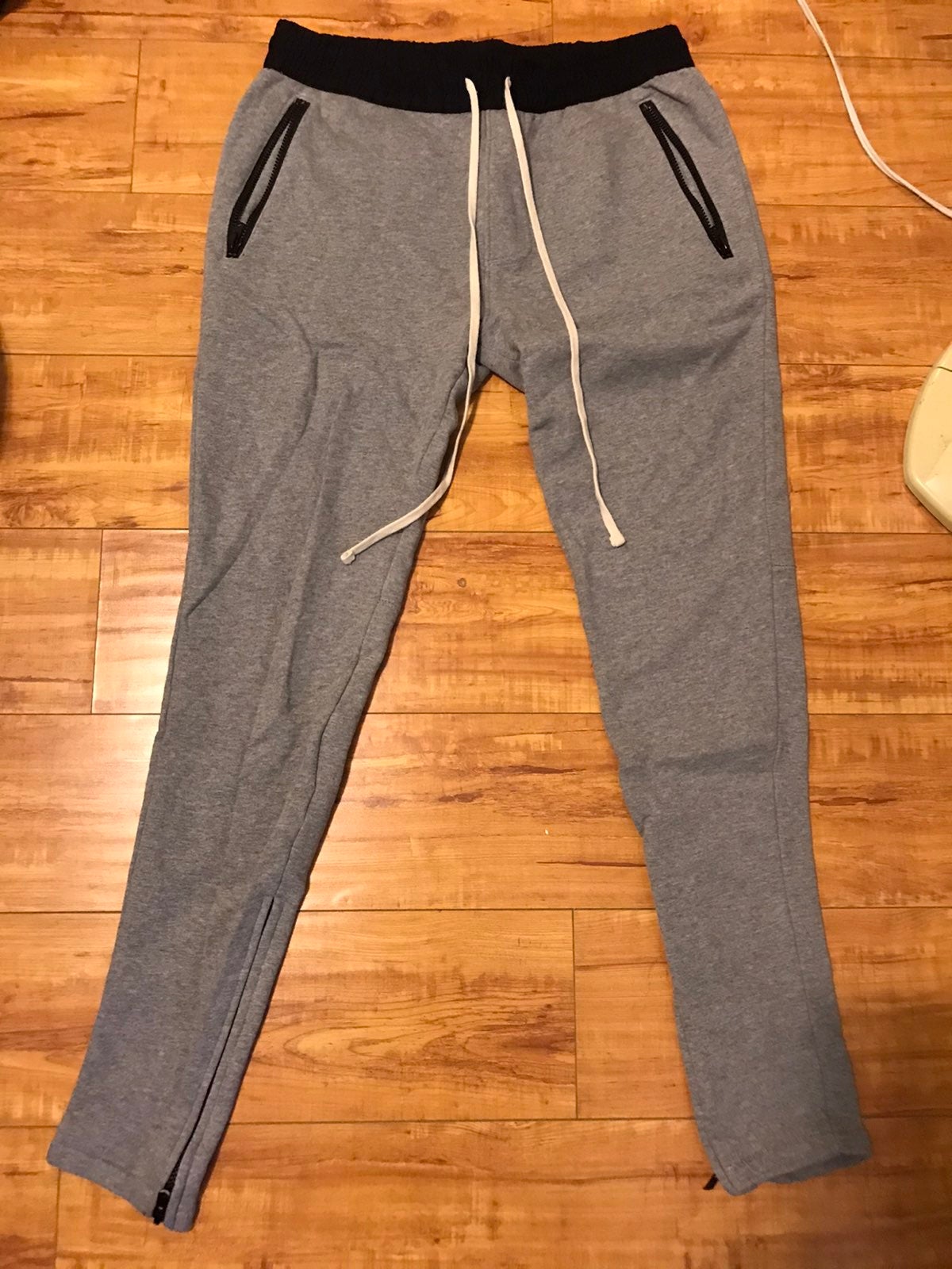 Fog Essentials Sweatpant Zipper