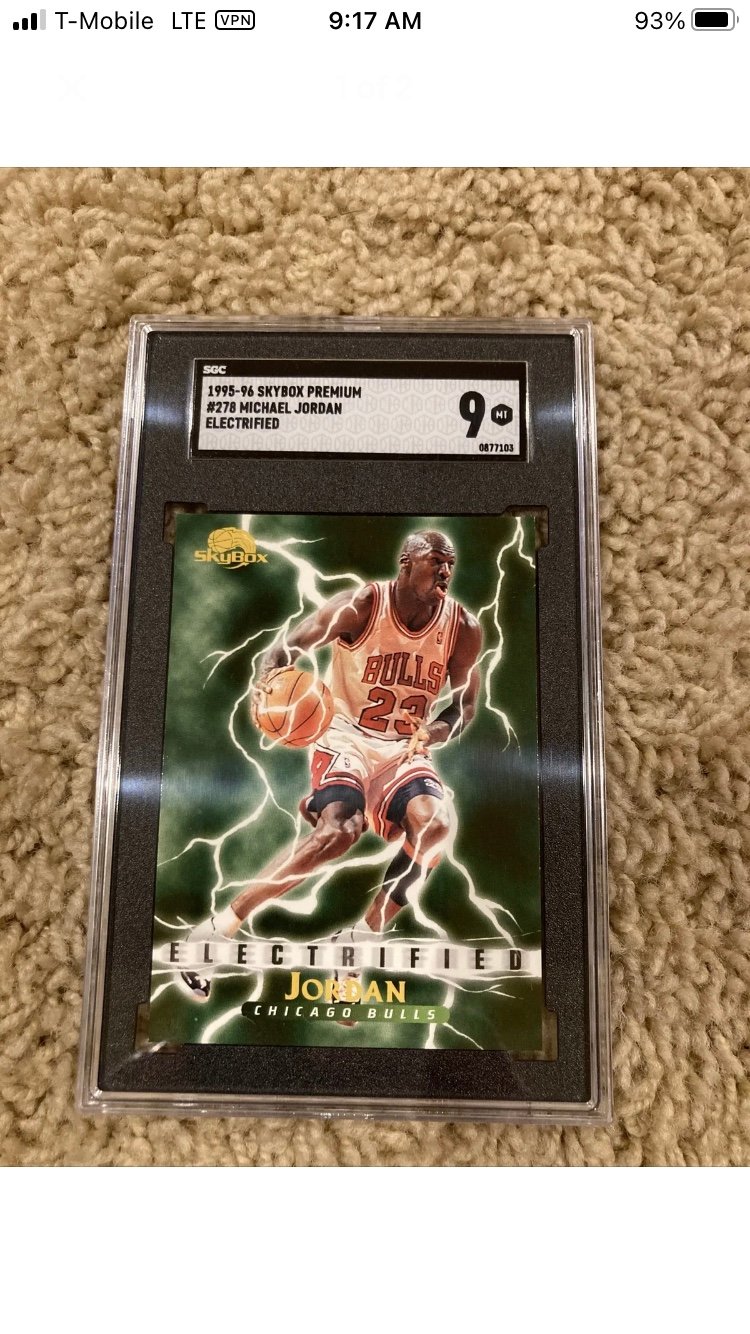 1995-1996 SkyBox Premium Electrified MICHAEL JORDAN SGC 9. Mint!!