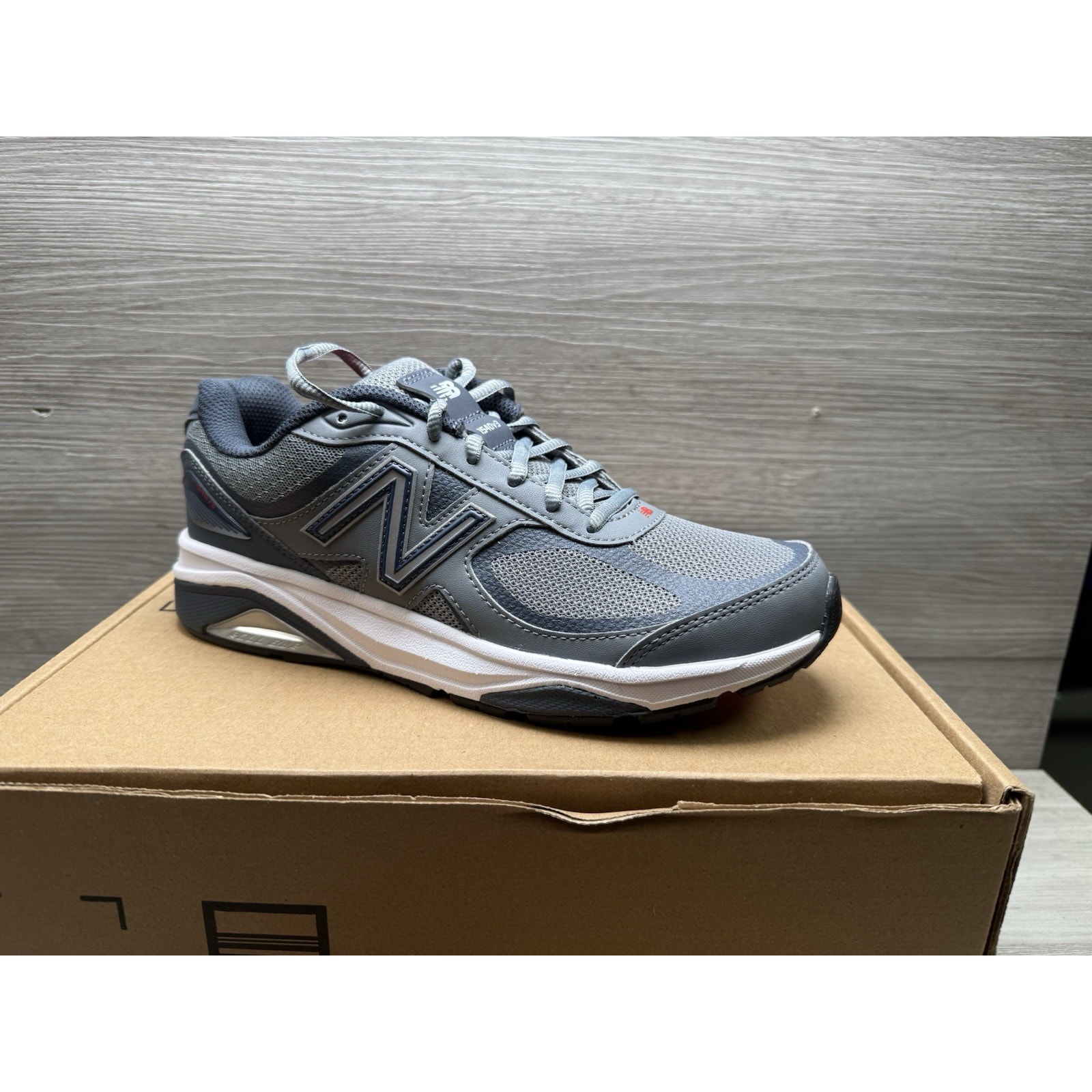 New Balance Women’s 1540 V3 Running Training Sneakers Gunmetal Size 9