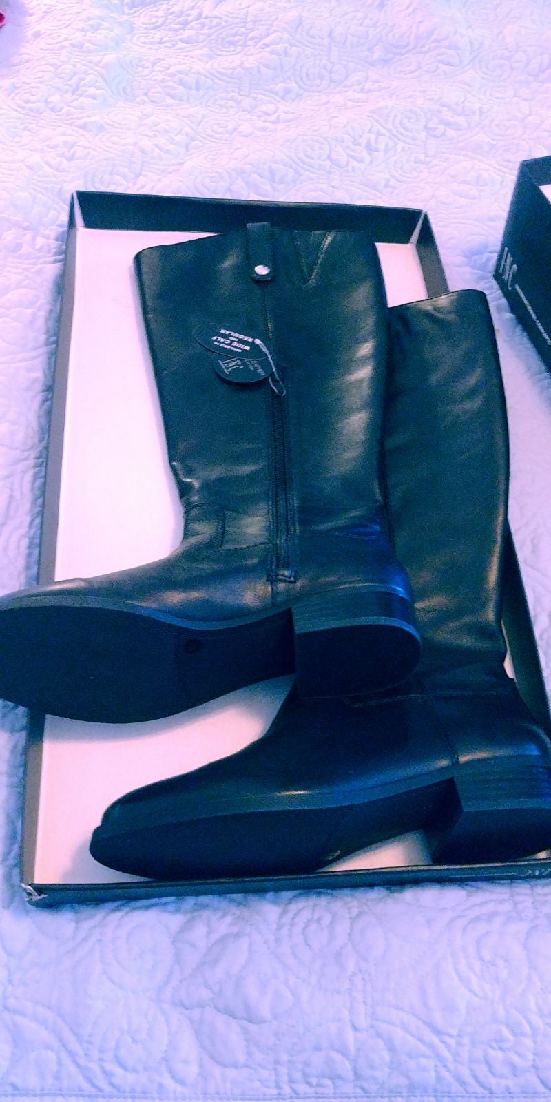 womens boots size 9 M Wide calf